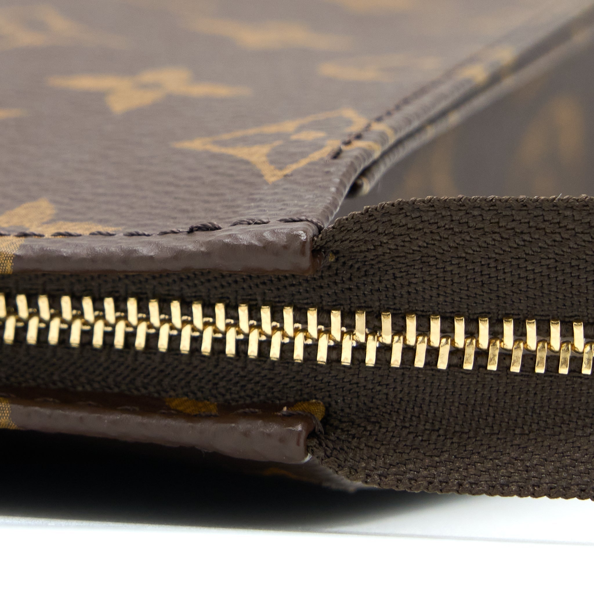louis-vuitton-toiletry-pochette-26-monogram-canvas-ghw-3