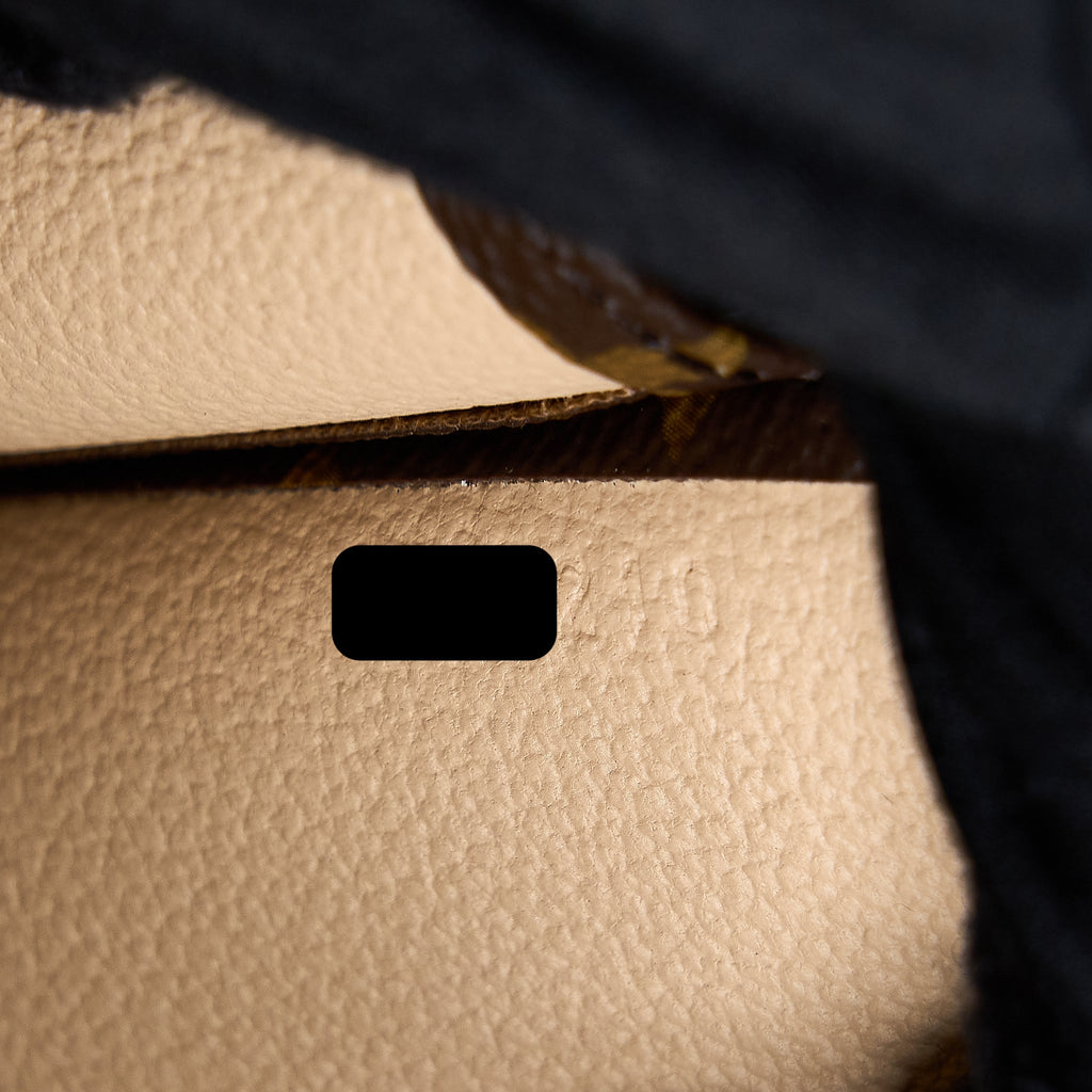 louis-vuitton-toiletry-pochette-26-monogram-canvas-ghw-3
