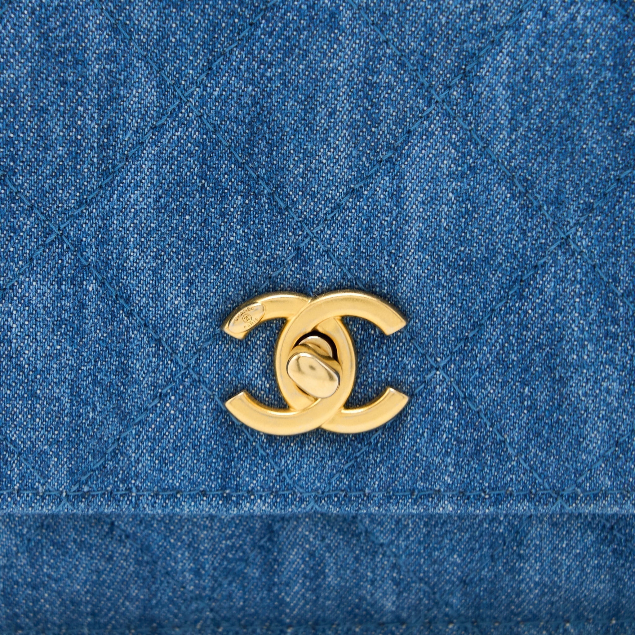 chanel-pearl-crush-wallet-on-chain-denim-light-blue-ghw-microchip