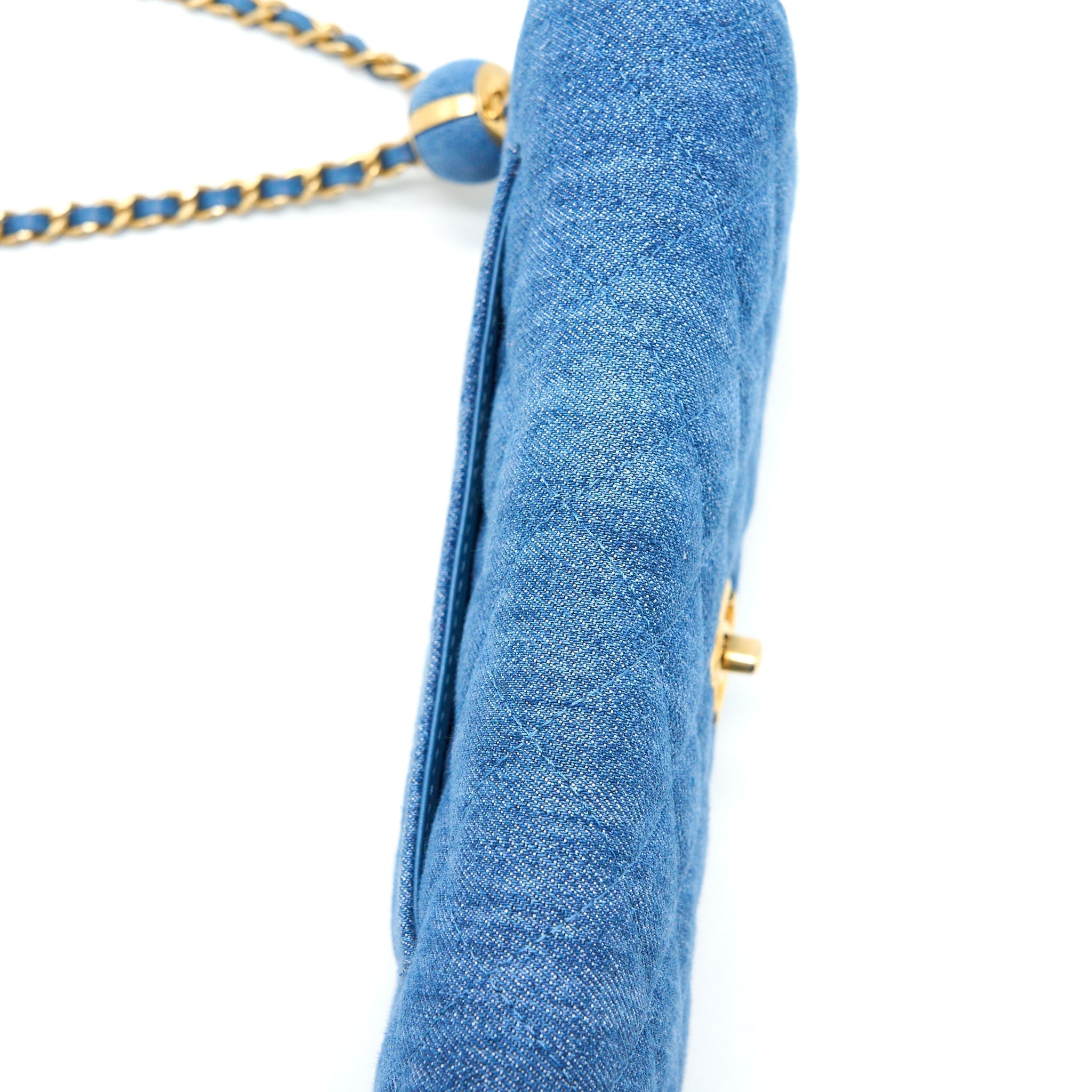 chanel-pearl-crush-wallet-on-chain-denim-light-blue-ghw-microchip