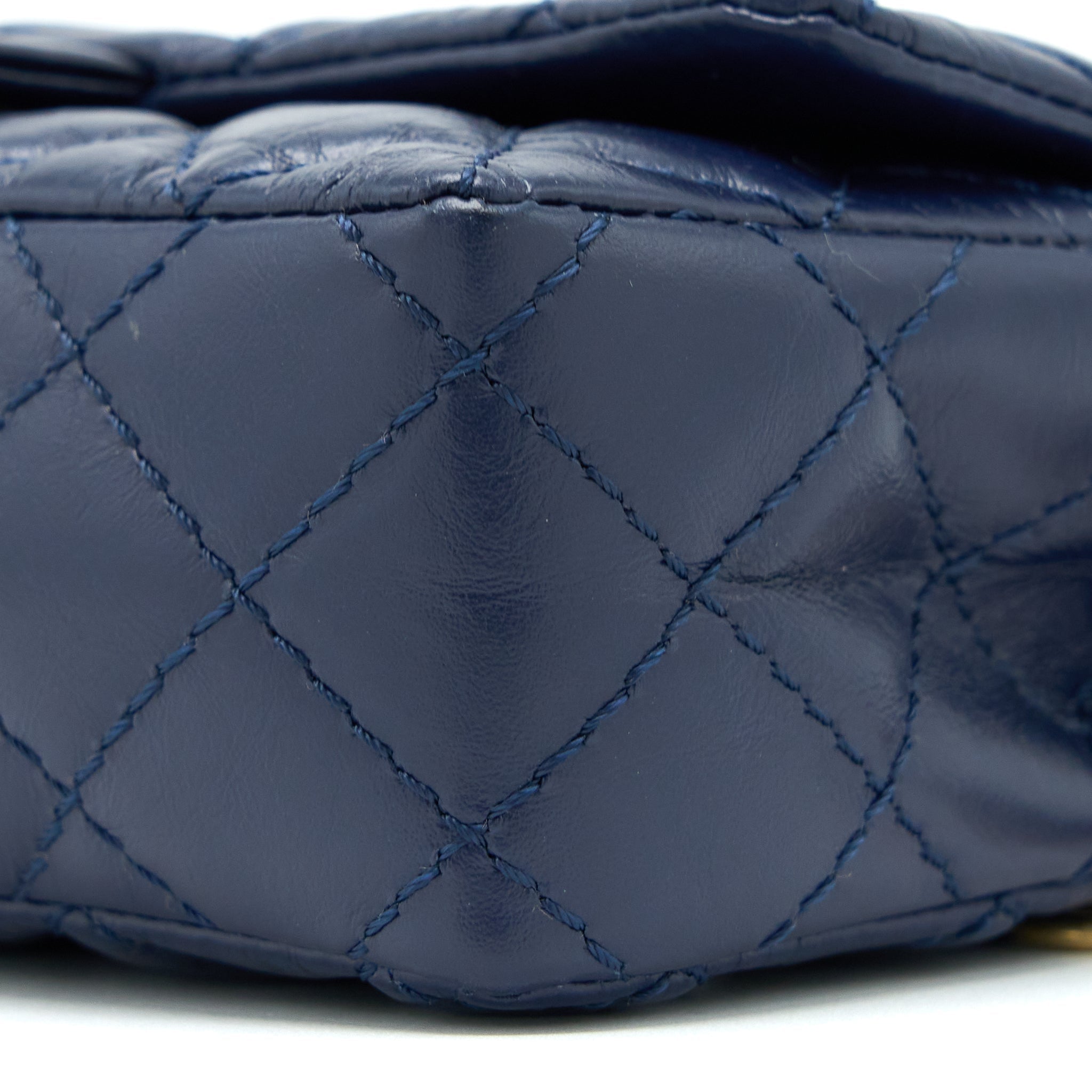 chanel-2-55-reissue-mini-waist-belt-bag-navy-ghw