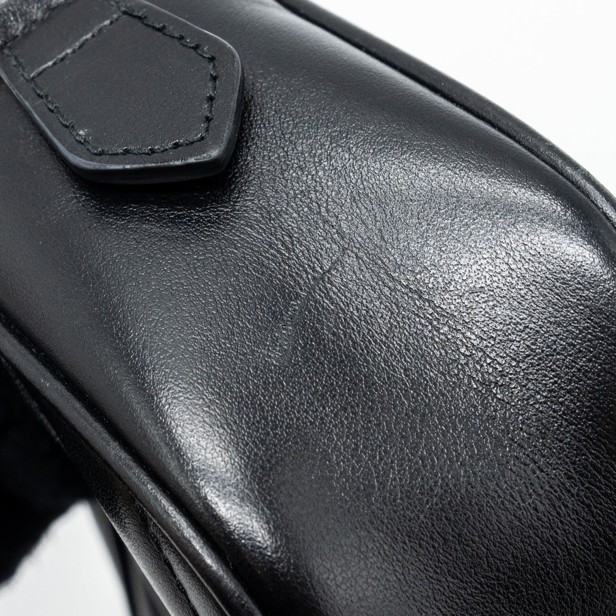 gucci-gg-marmont-camera-bag-black-ghw-1
