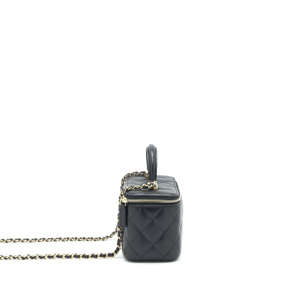 chanel-21k-top-handle-rectangular-vanity-with-chain-black-lghw