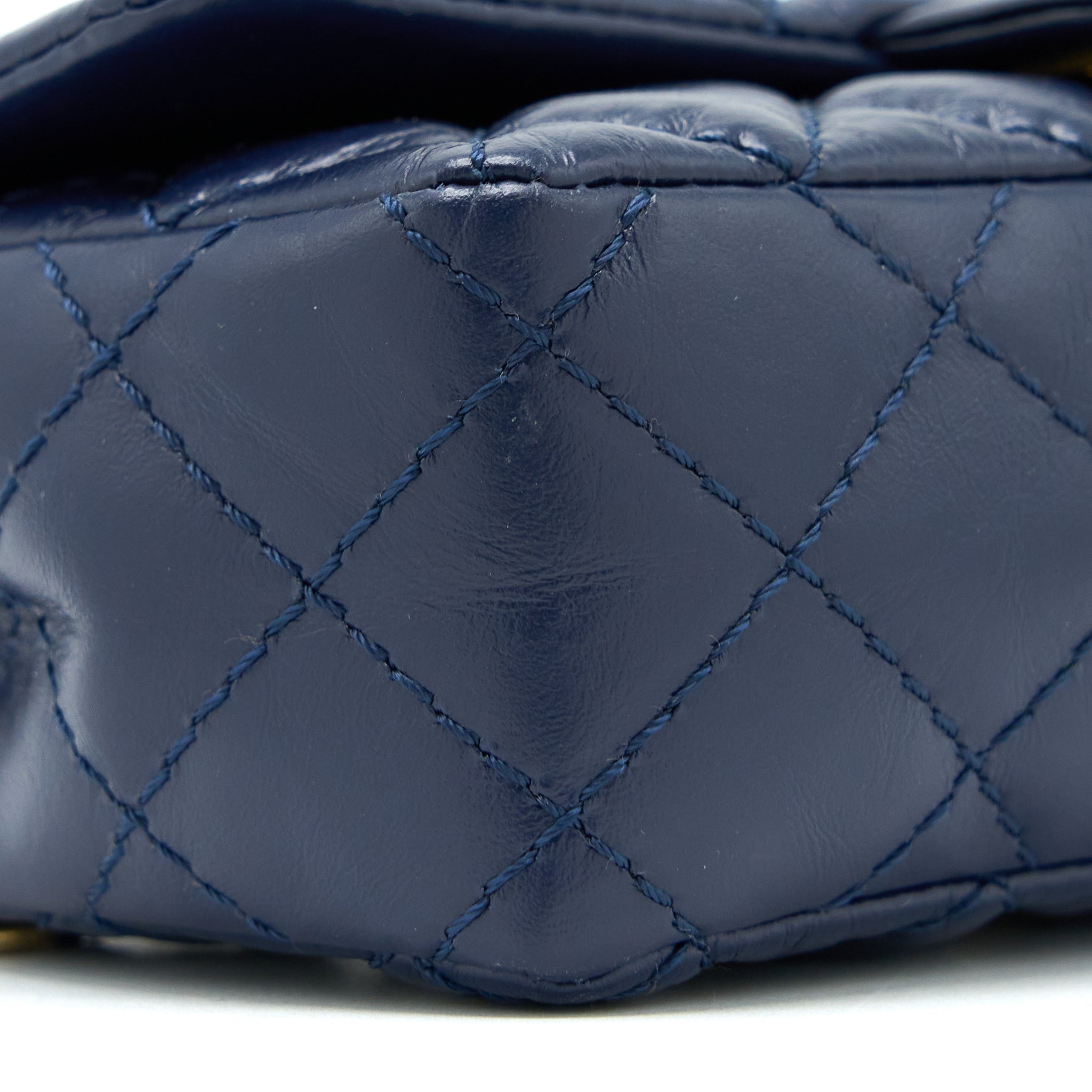 chanel-2-55-reissue-mini-waist-belt-bag-navy-ghw