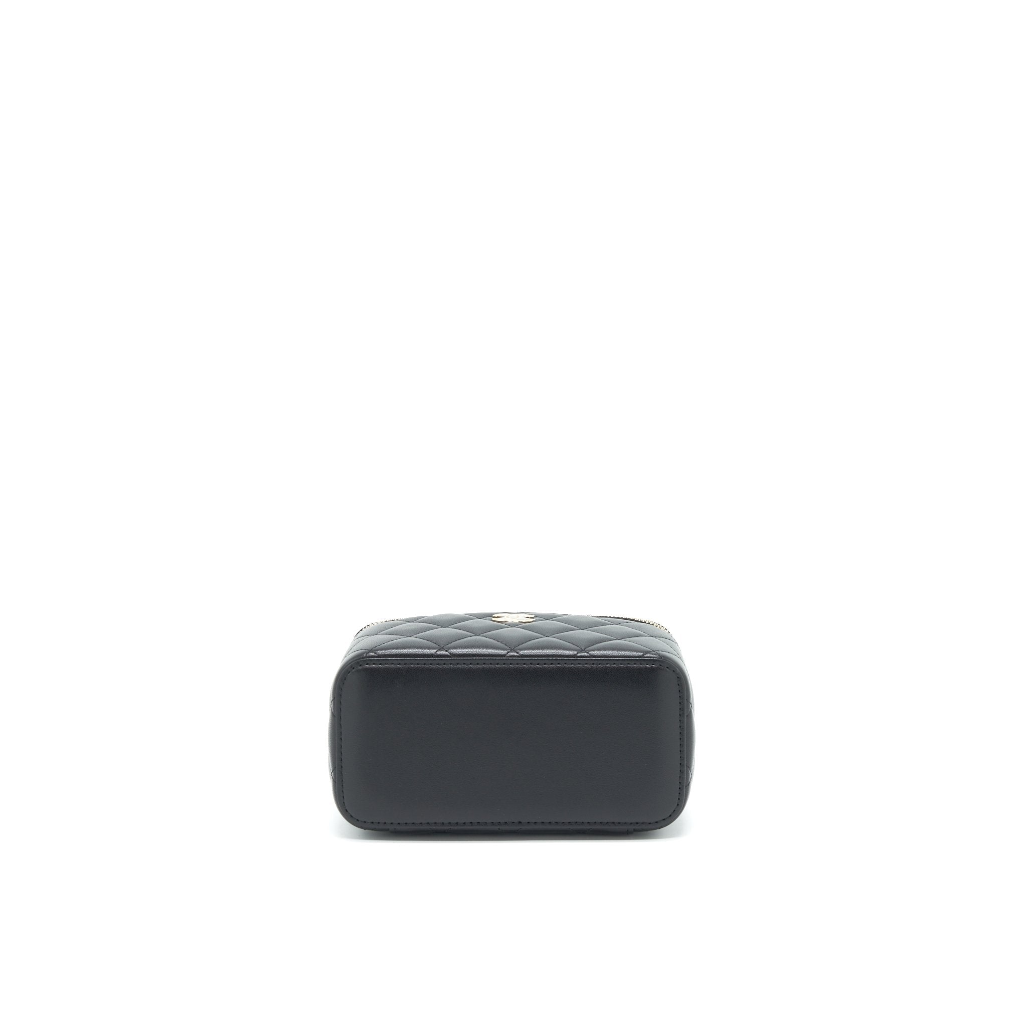 chanel-21k-top-handle-rectangular-vanity-with-chain-black-lghw