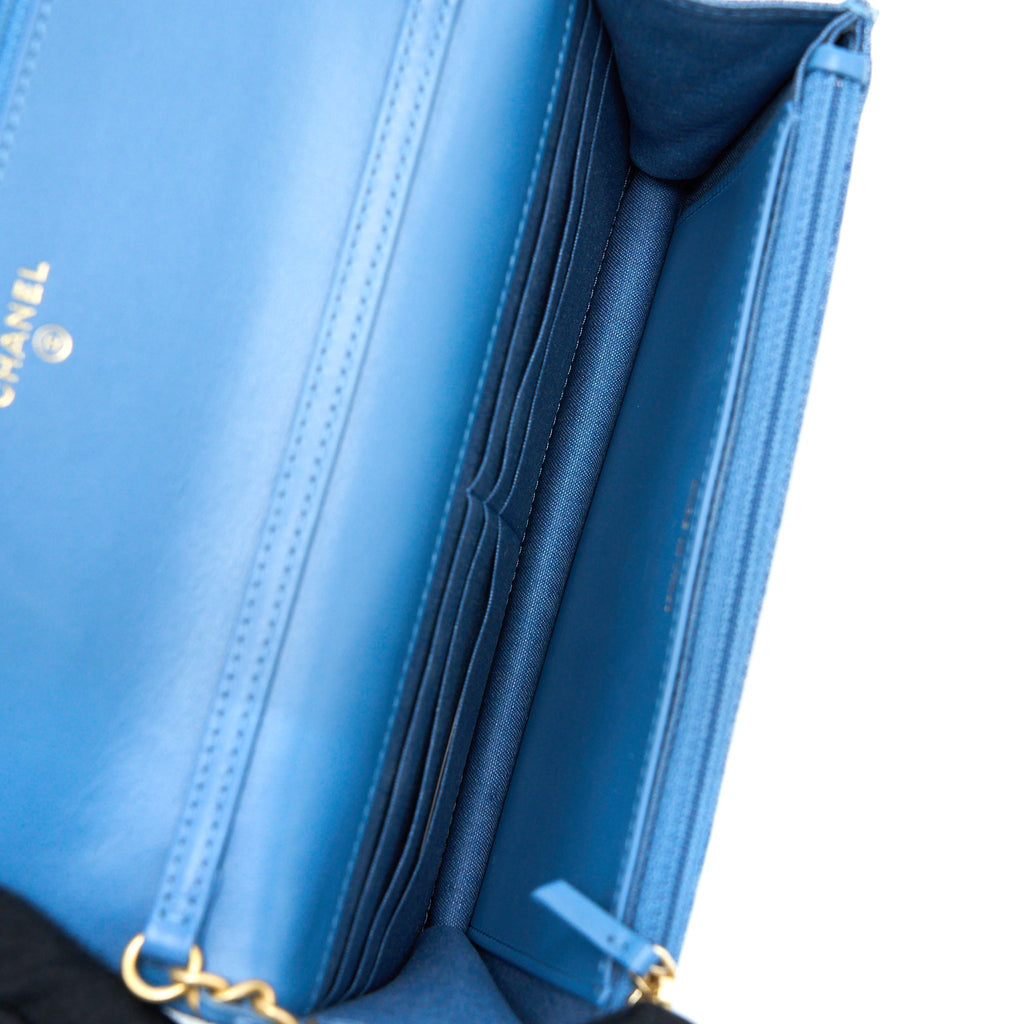 chanel-pearl-crush-wallet-on-chain-denim-light-blue-ghw-microchip