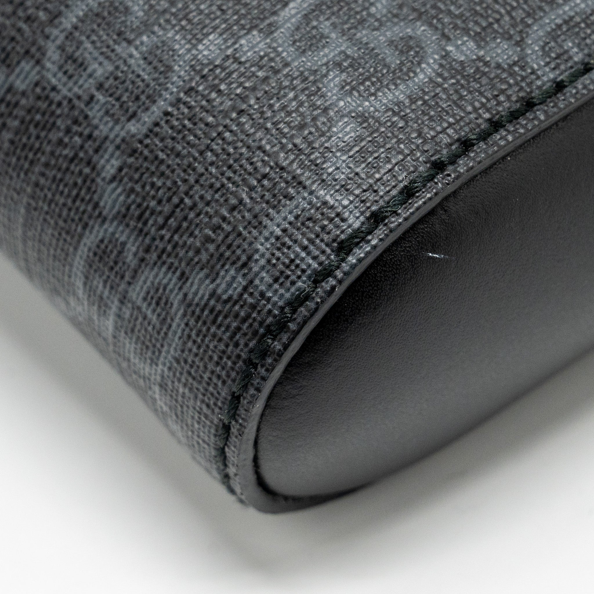 gucci-messenger-bag-gg-supreme-canvas-black-multicolour-shw