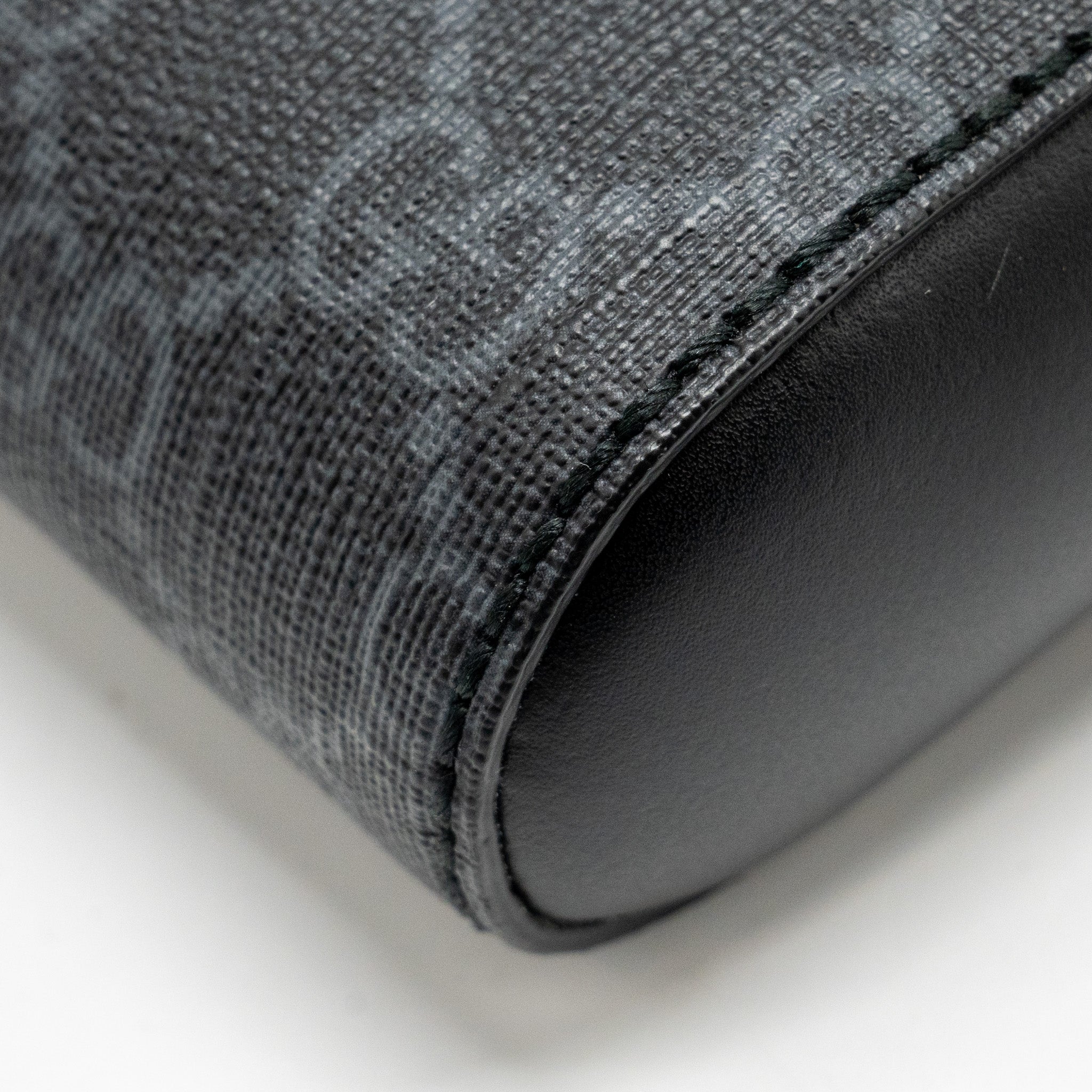 gucci-messenger-bag-gg-supreme-canvas-black-multicolour-shw