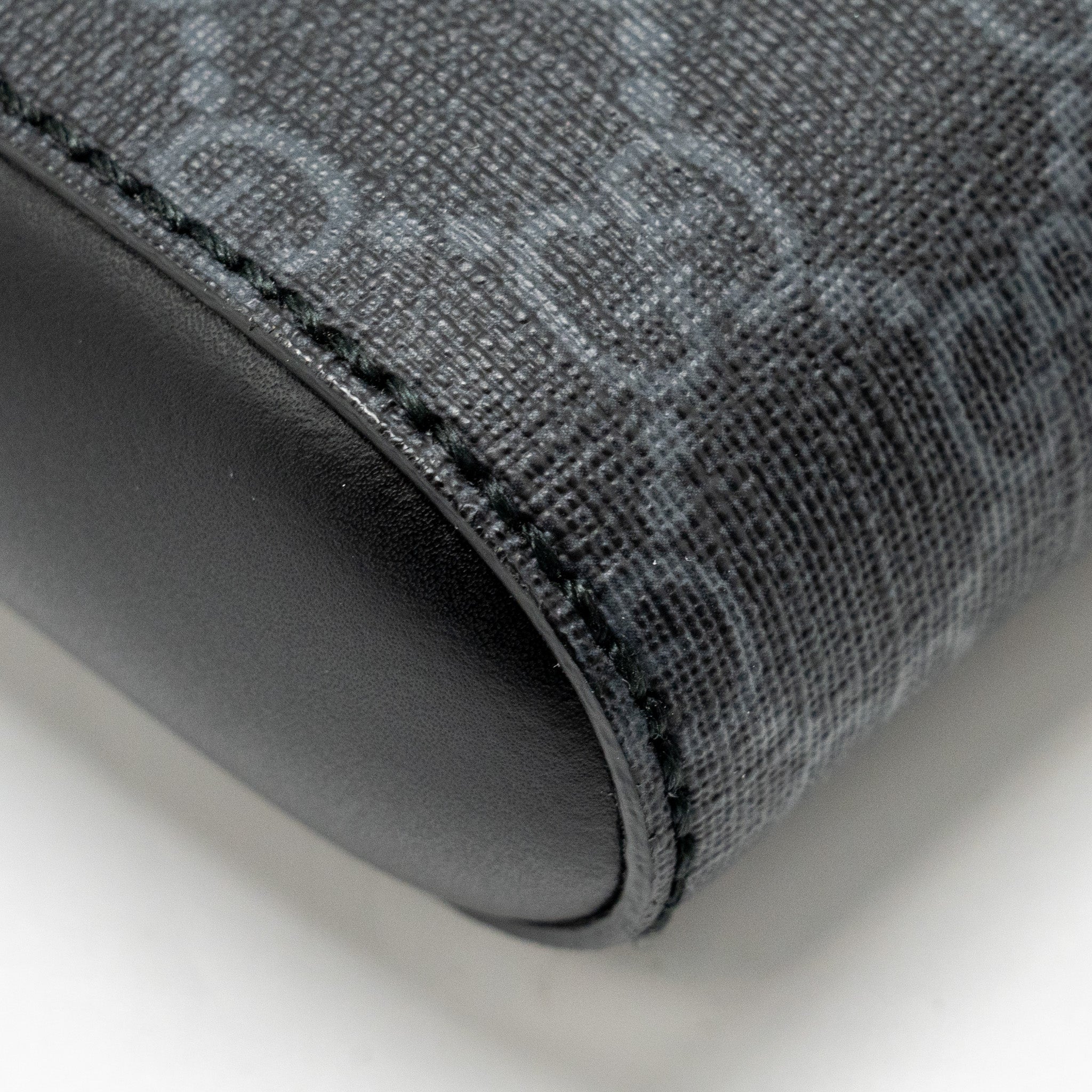 gucci-messenger-bag-gg-supreme-canvas-black-multicolour-shw