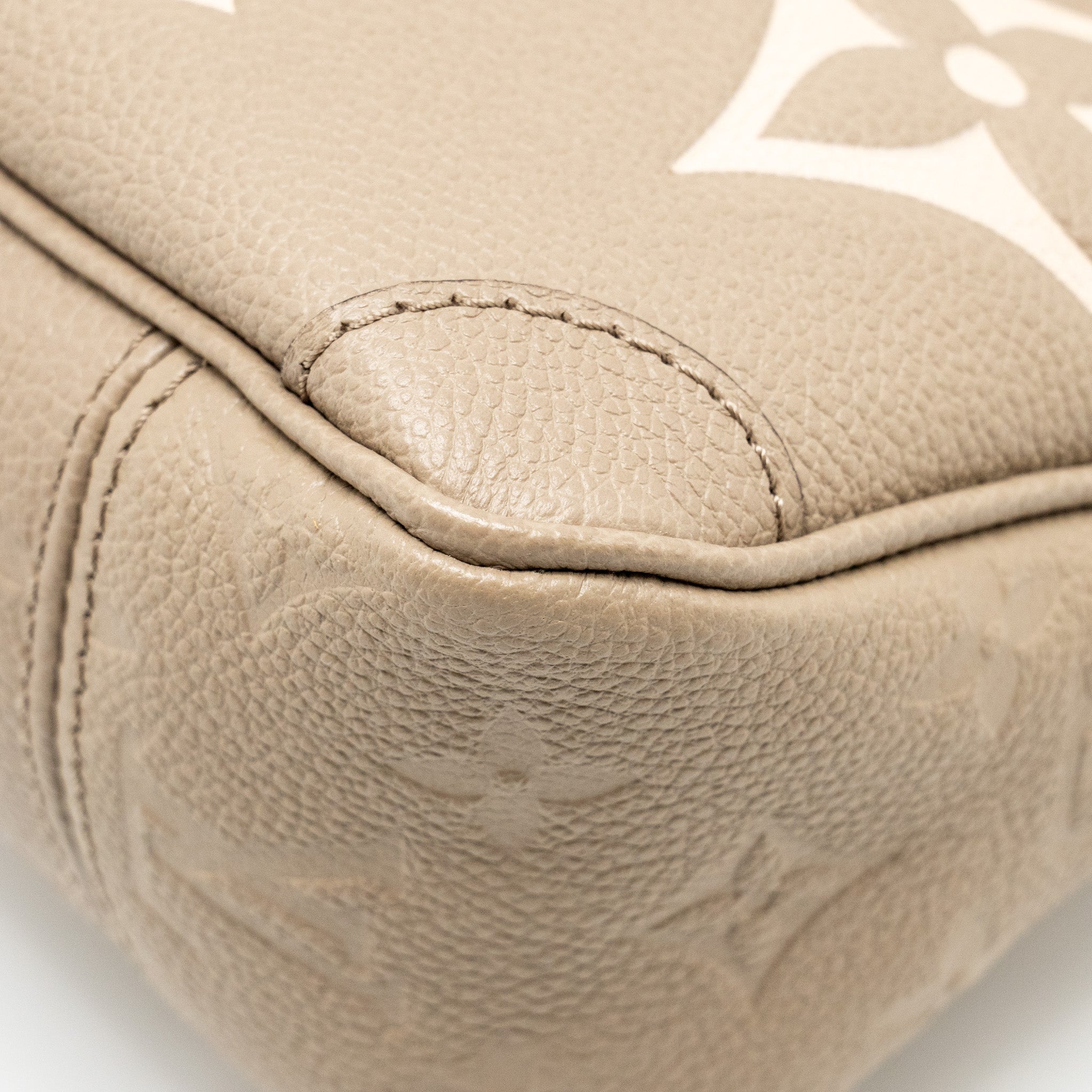 louis-vuitton-trianon-tote-bag-pm-monogram-empreinte-tourterelle-creme-beige-ghw