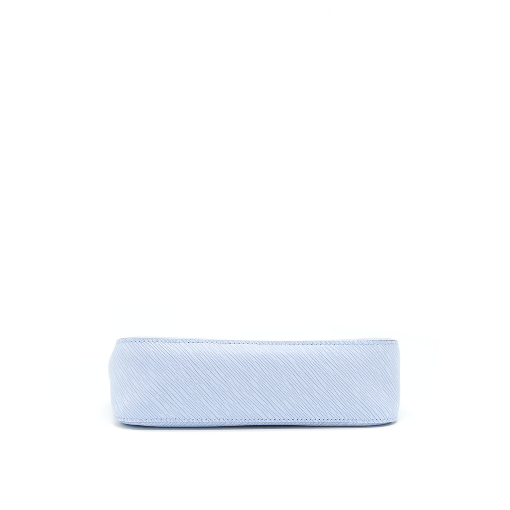 louis-vuitton-marelle-epi-blue-nuage-shw