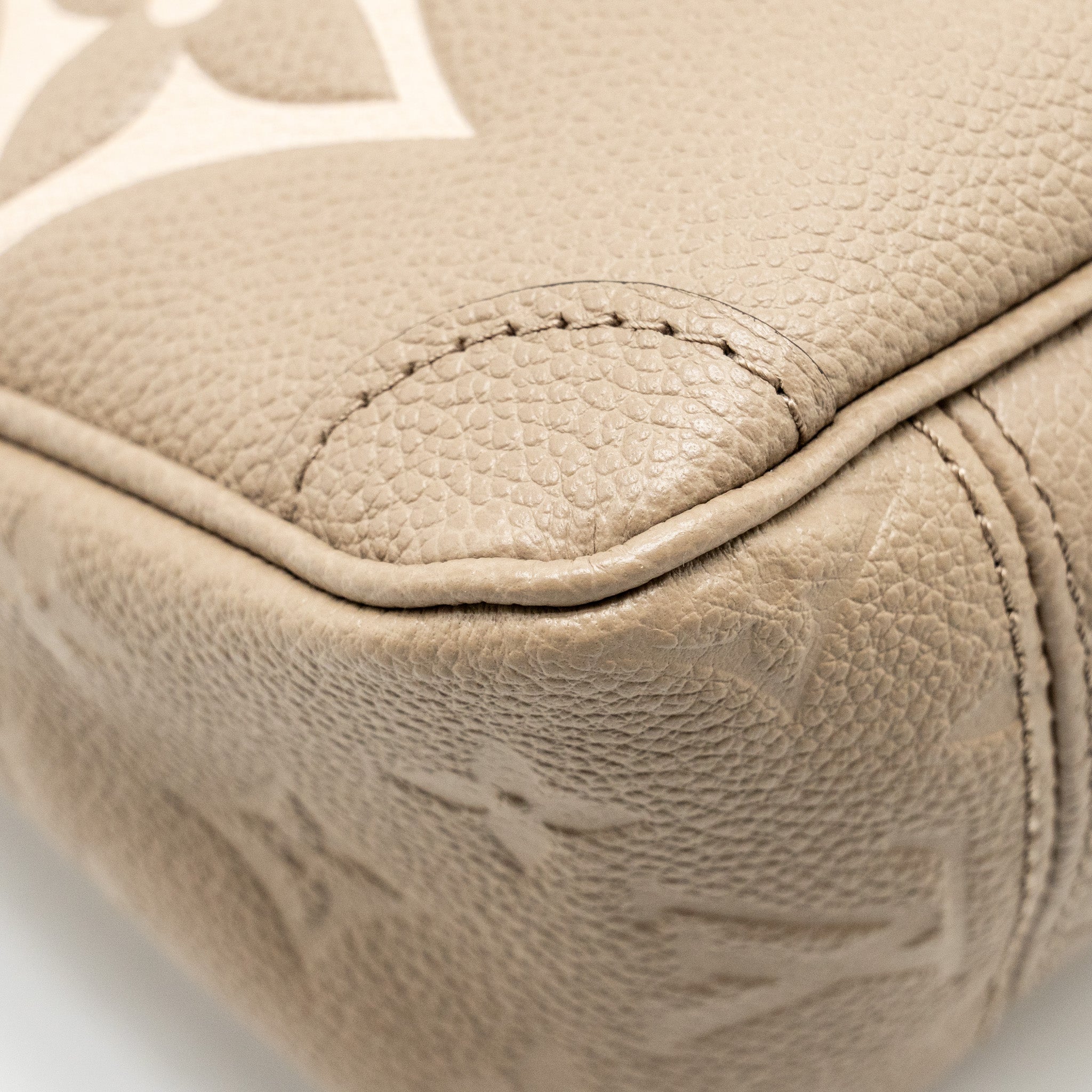 louis-vuitton-trianon-tote-bag-pm-monogram-empreinte-tourterelle-creme-beige-ghw