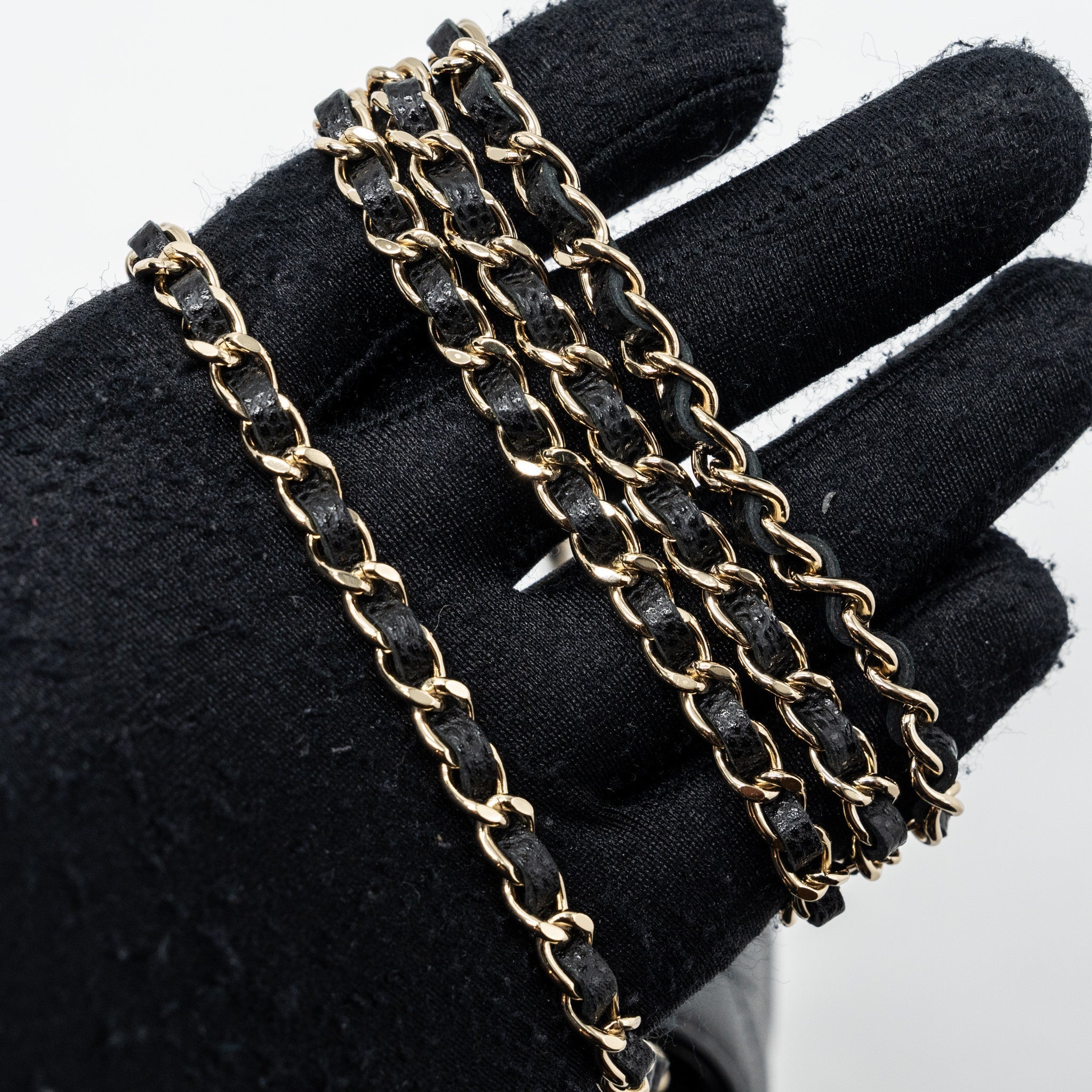 chanel-card-holder-with-chain-caviar-black-lghw