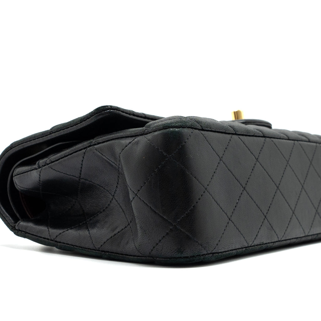 chanel-medium-classic-flap-bag-lambskin-black-ghw