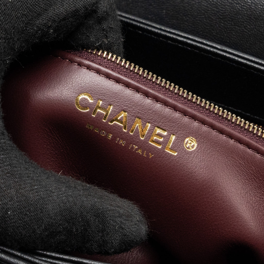 chanel-trendy-cc-flap-bag-with-top-handle-lambskin-black-lghw-microchip