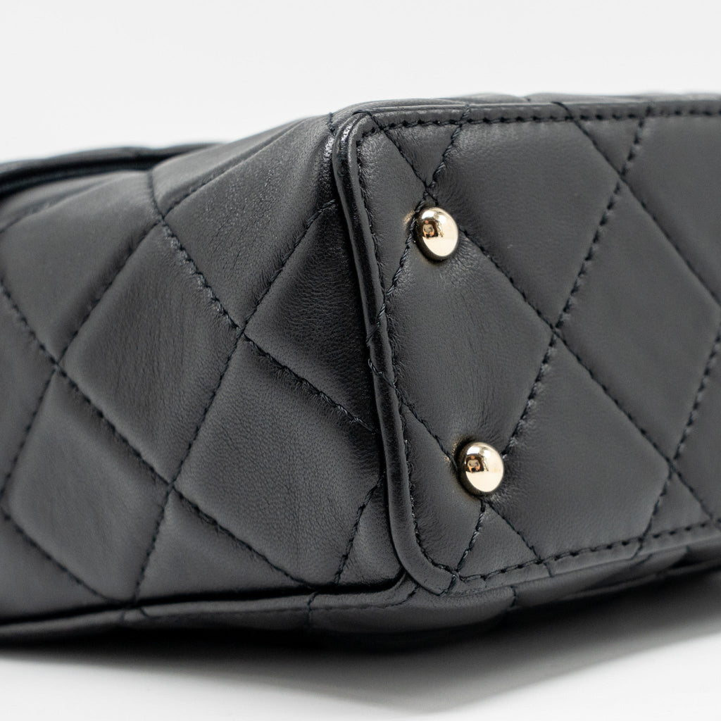 chanel-flap-vanity-with-chain-lambskin-black-lgwh-microchip