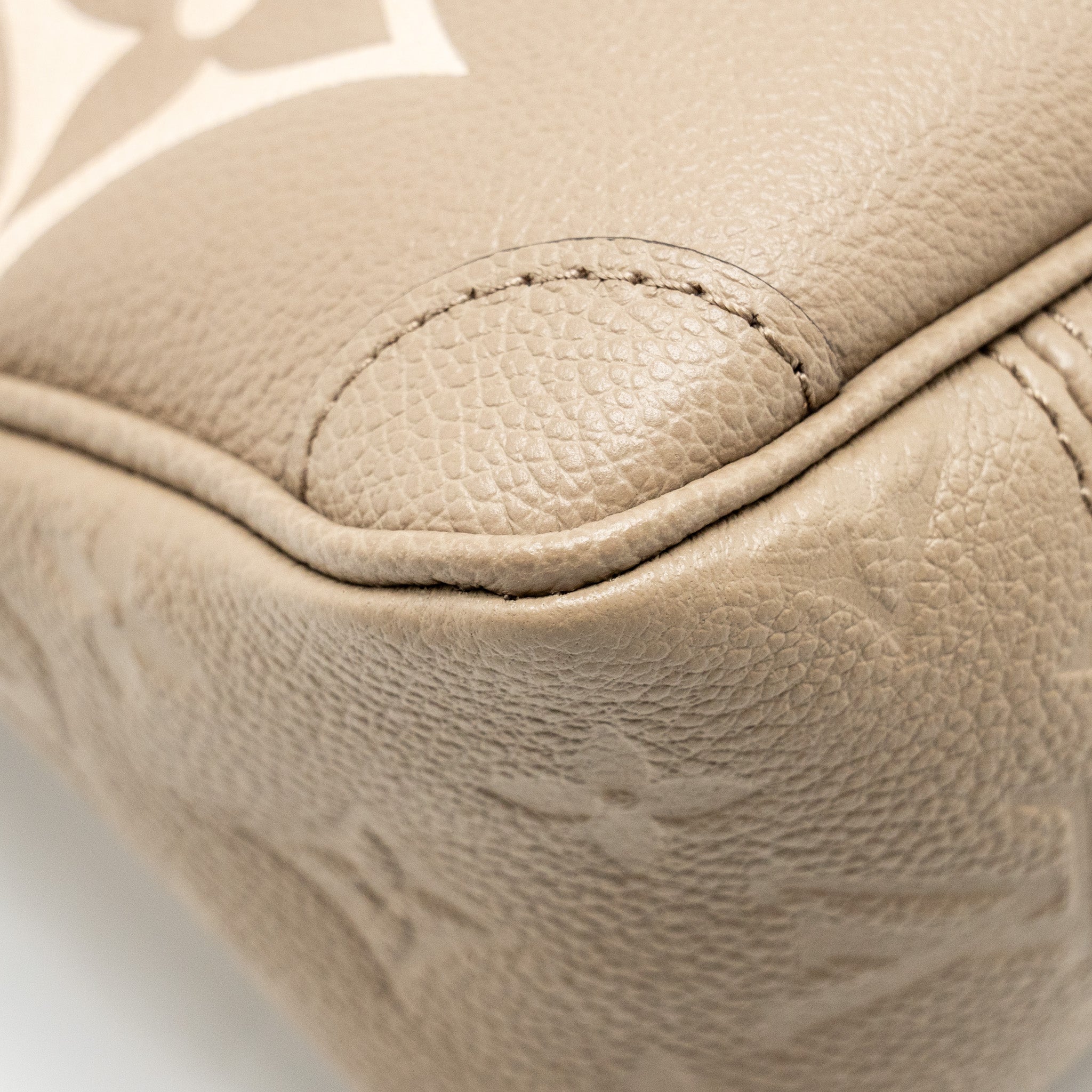 louis-vuitton-trianon-tote-bag-pm-monogram-empreinte-tourterelle-creme-beige-ghw