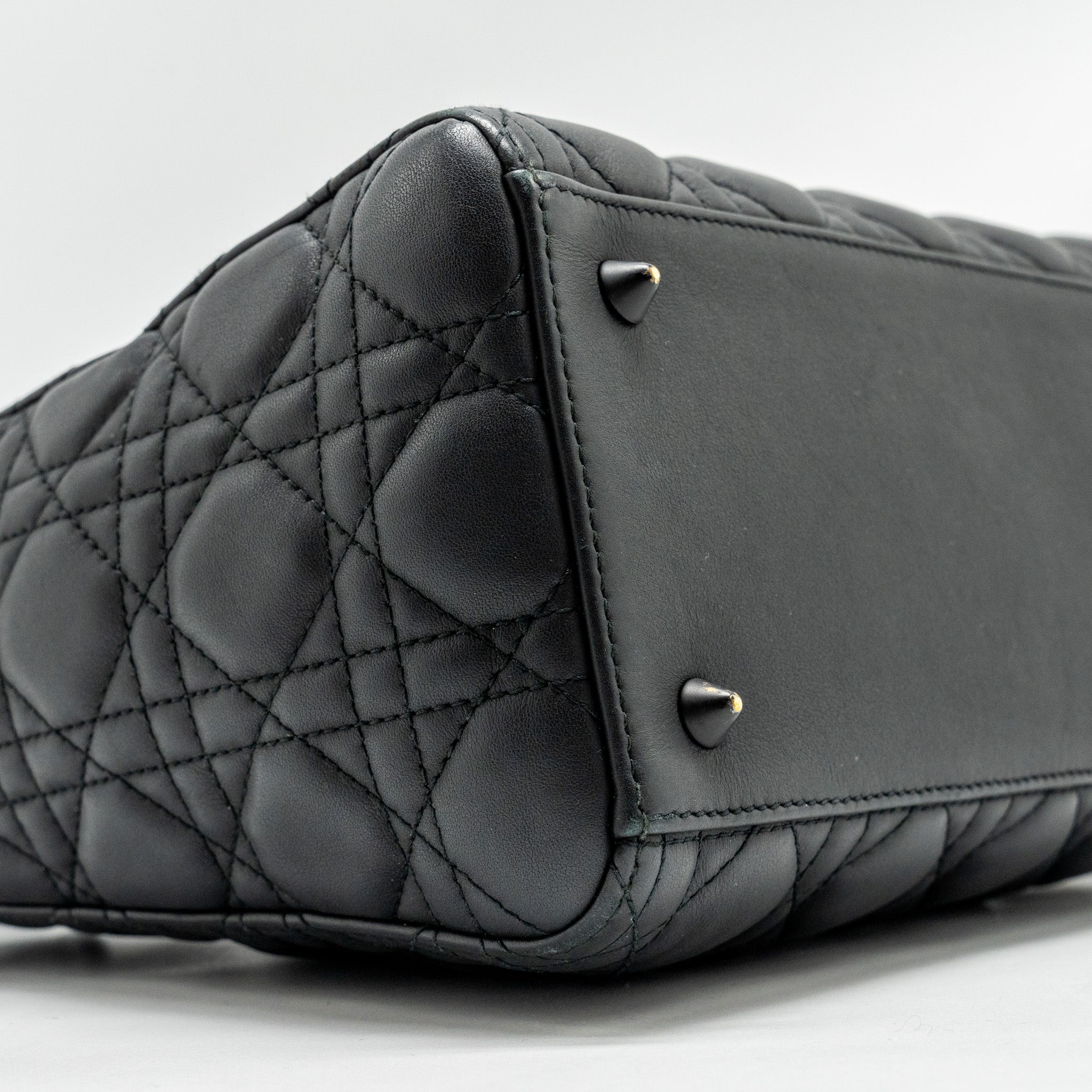 dior-medium-lady-dior-ultramatte-cannage-calfskin-so-black