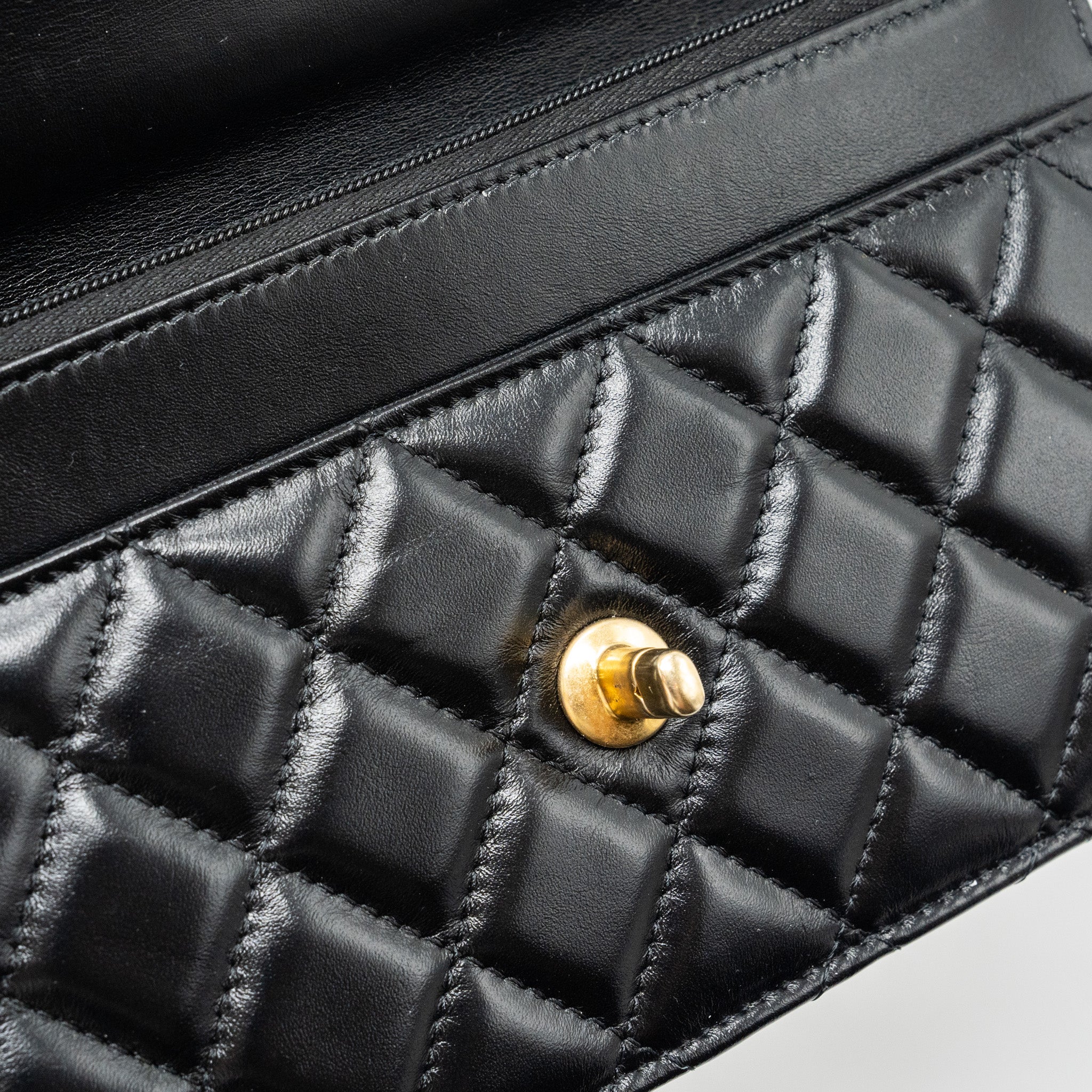 chanel-letter-logo-top-handle-flap-wallet-with-chain-shiny-calfskin-black-ghw-microchip