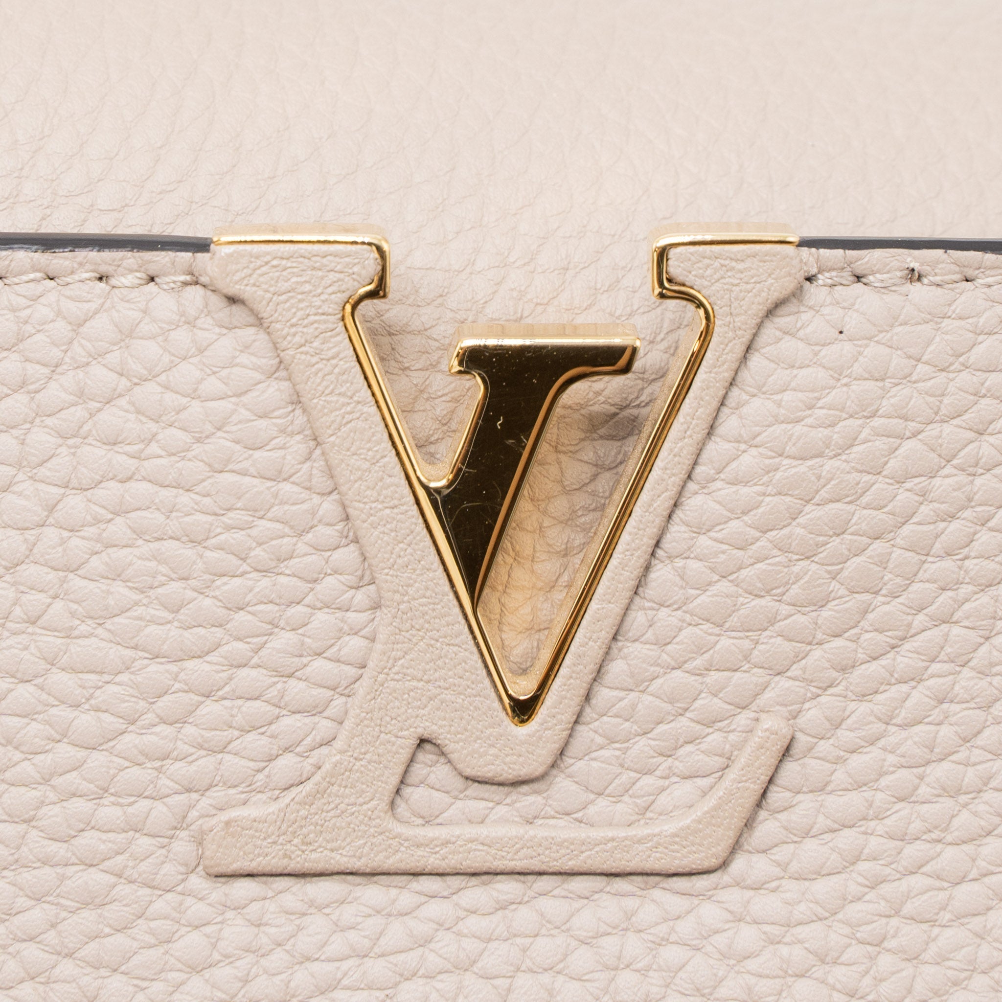 louis-vuitton-capucines-bb-taurillon-galet-ghw-1