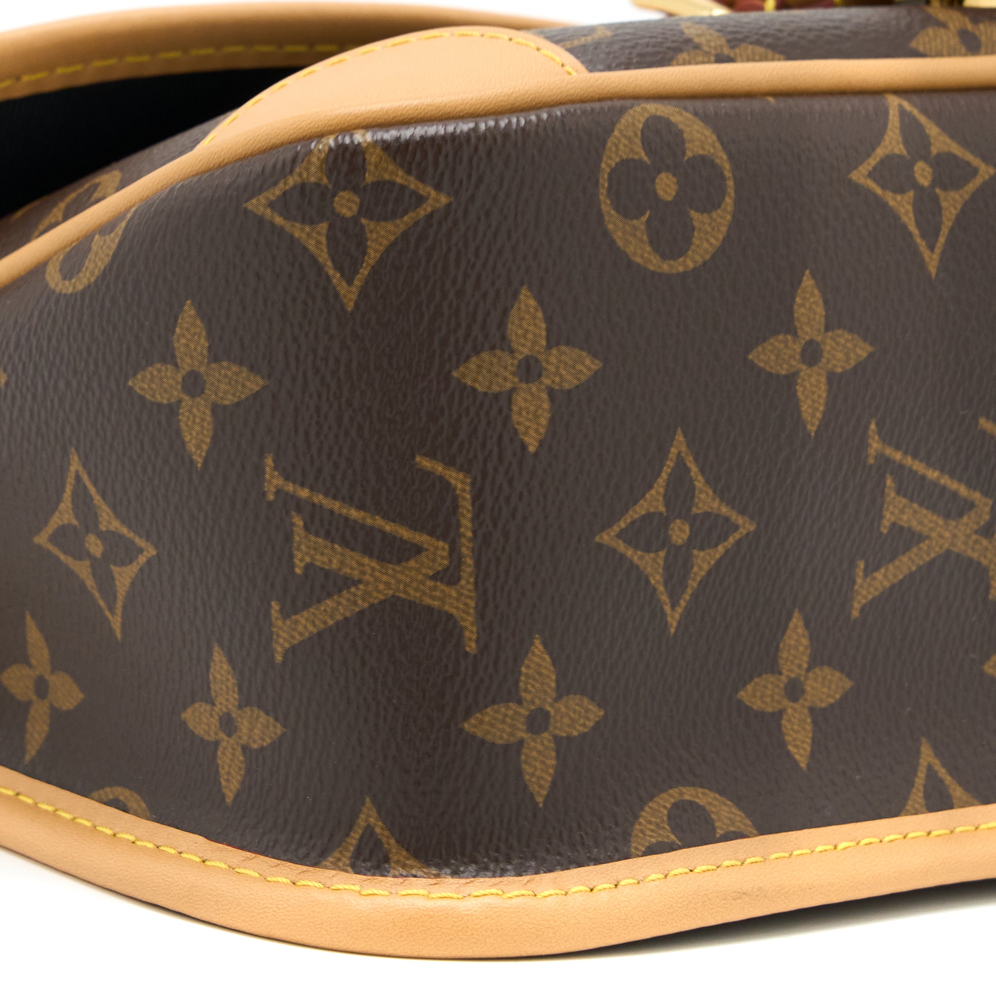 louis-vuitton-diane-bag-monogram-canvas-ghw