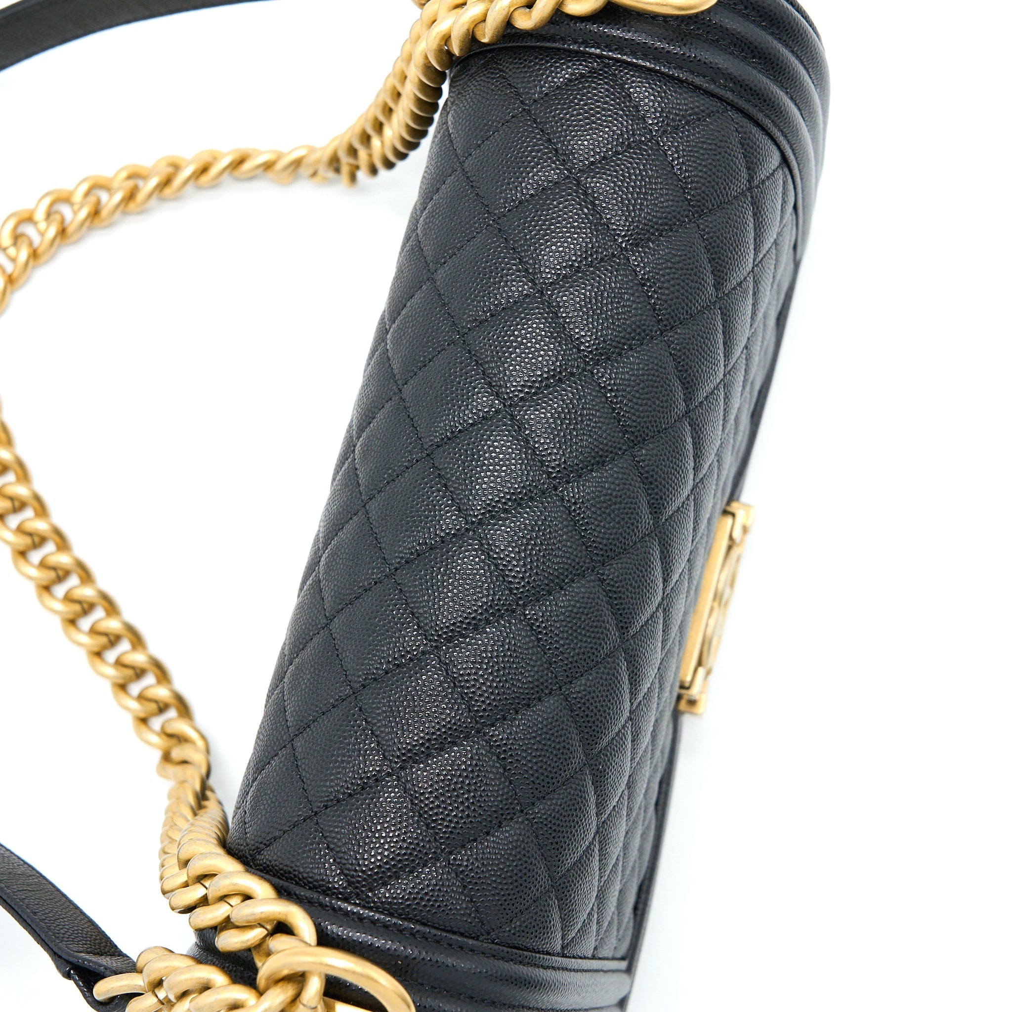 chanel-medium-boy-bag-caviar-black-ghw