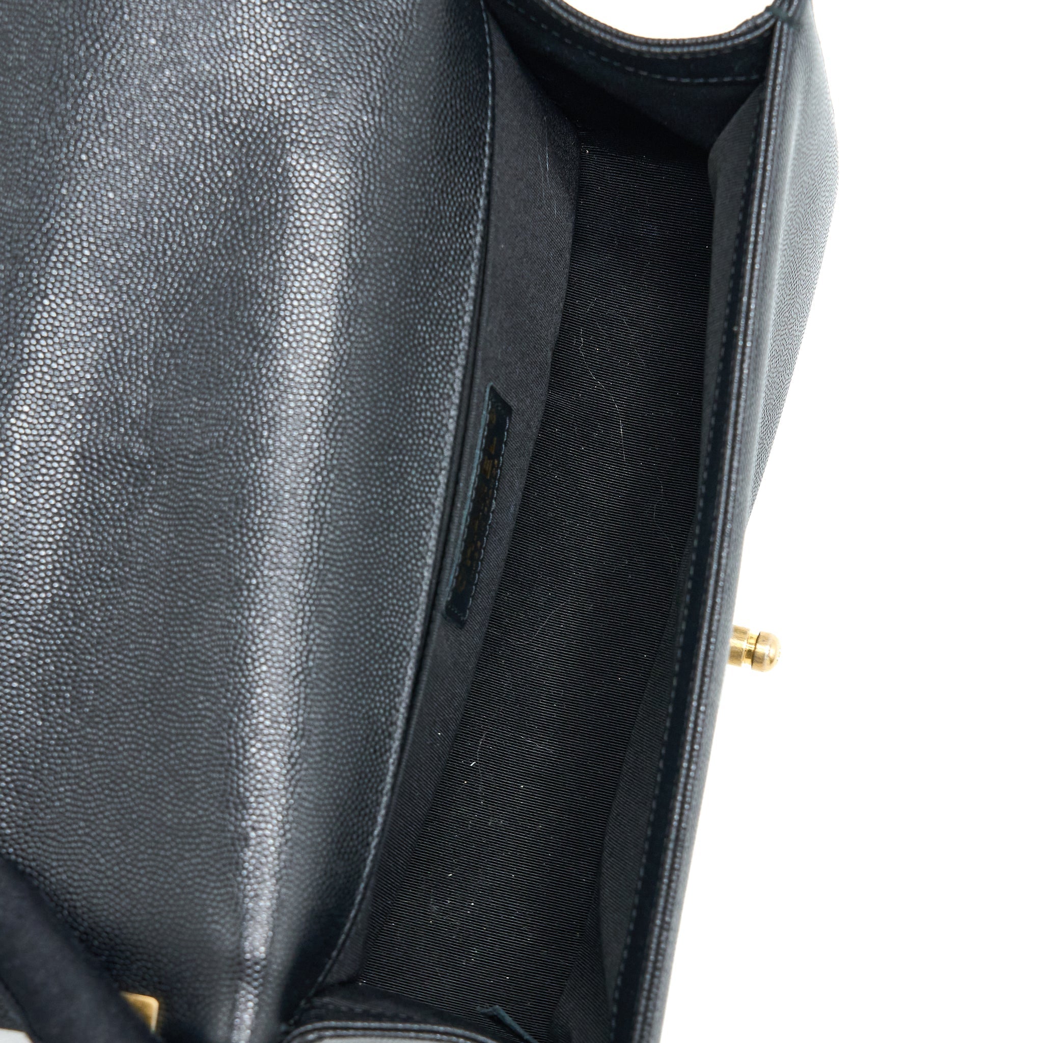 chanel-medium-boy-bag-caviar-black-ghw