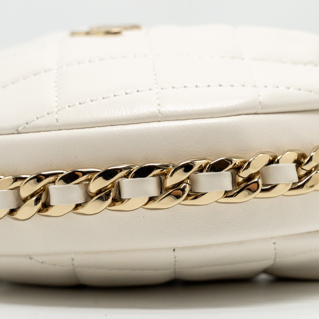 chanel-23c-round-clutch-lambskin-white-lghw-microchip-2