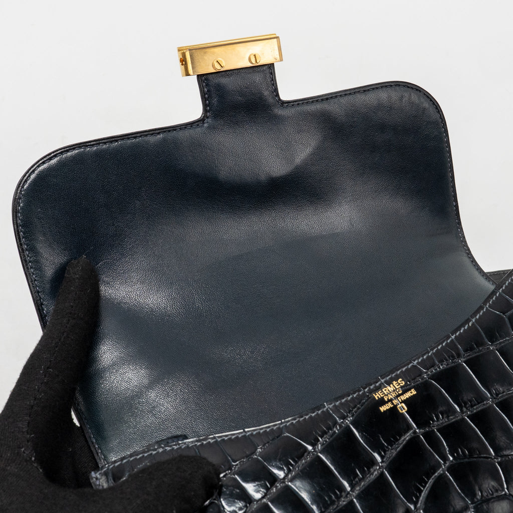 hermes-vintage-constance-24-shiny-alligator-dark-blue-ghw-stamp-circle-y