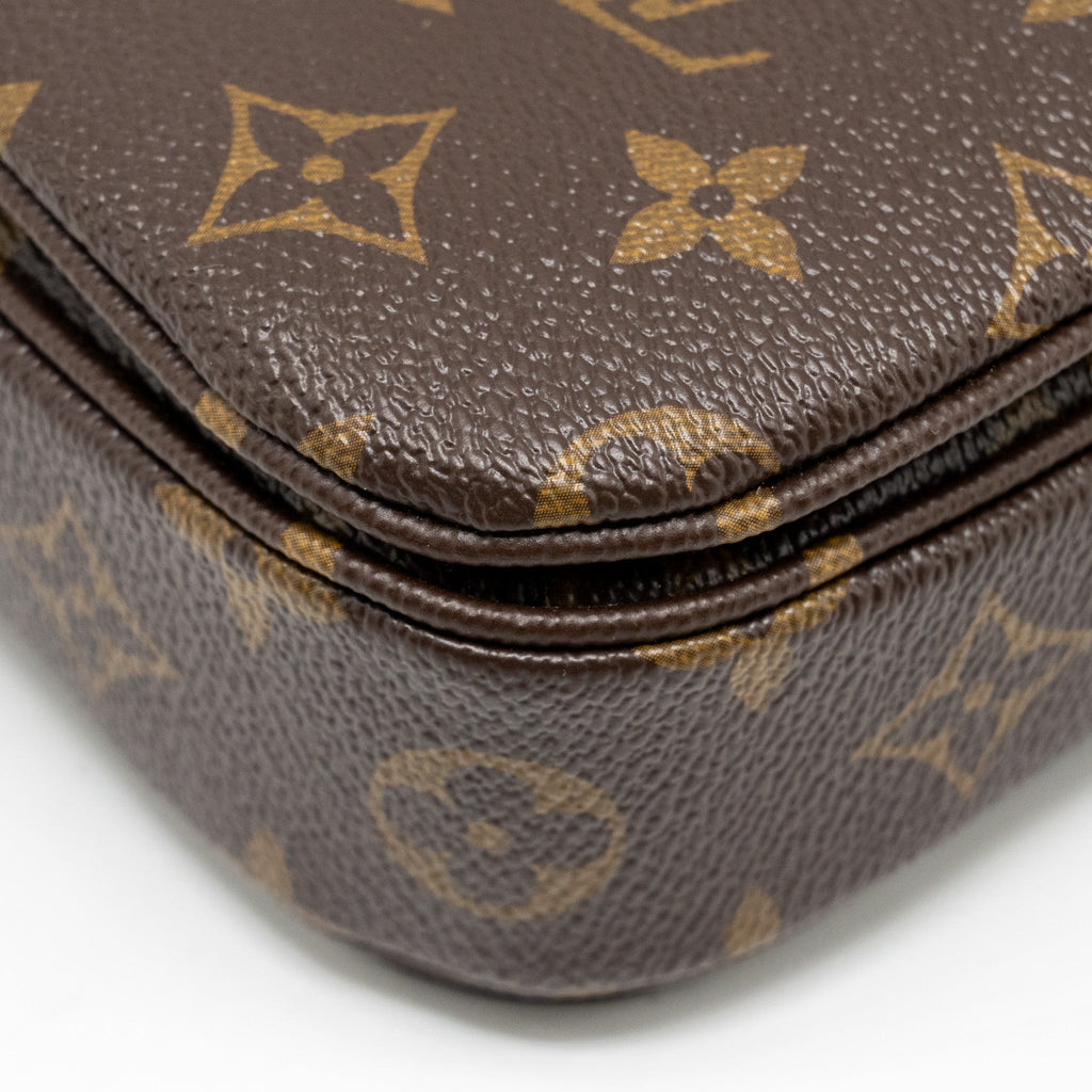 louis-vuitton-pochette-metis-monogram-canvas-ghw-27
