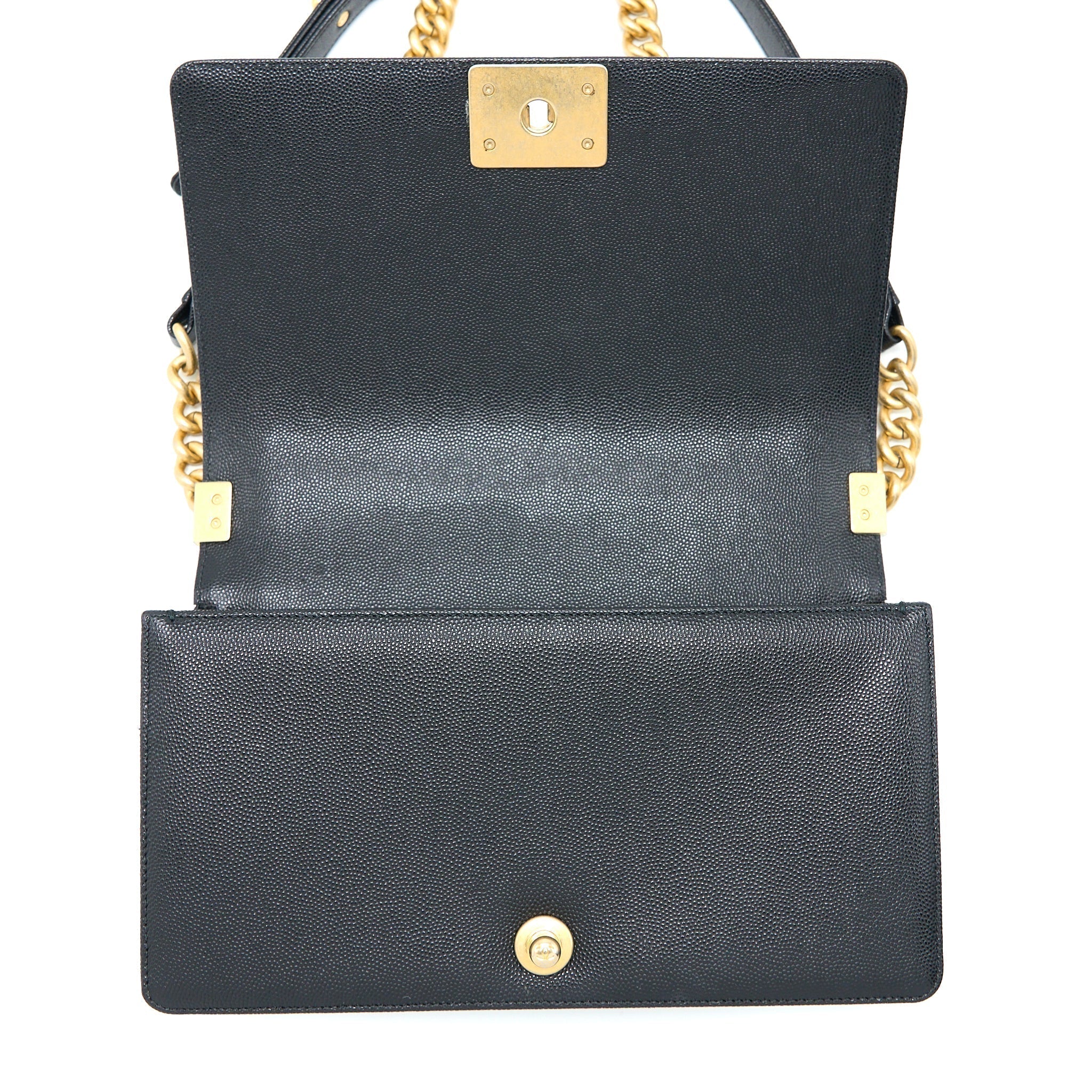 chanel-medium-boy-bag-caviar-black-ghw