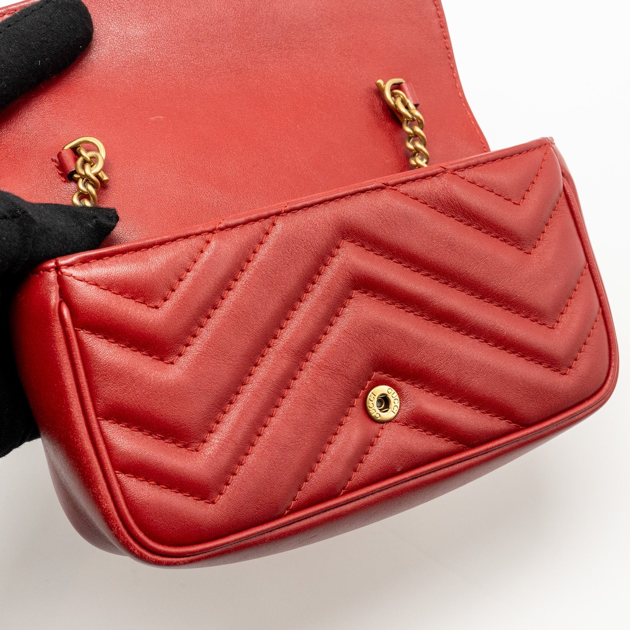 gucci-gg-marmont-super-mini-bag-matelasse-calfskin-red-brushed-ghw