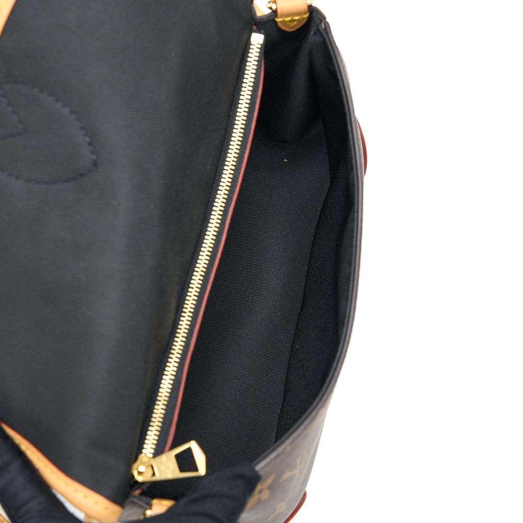 louis-vuitton-diane-bag-monogram-canvas-ghw