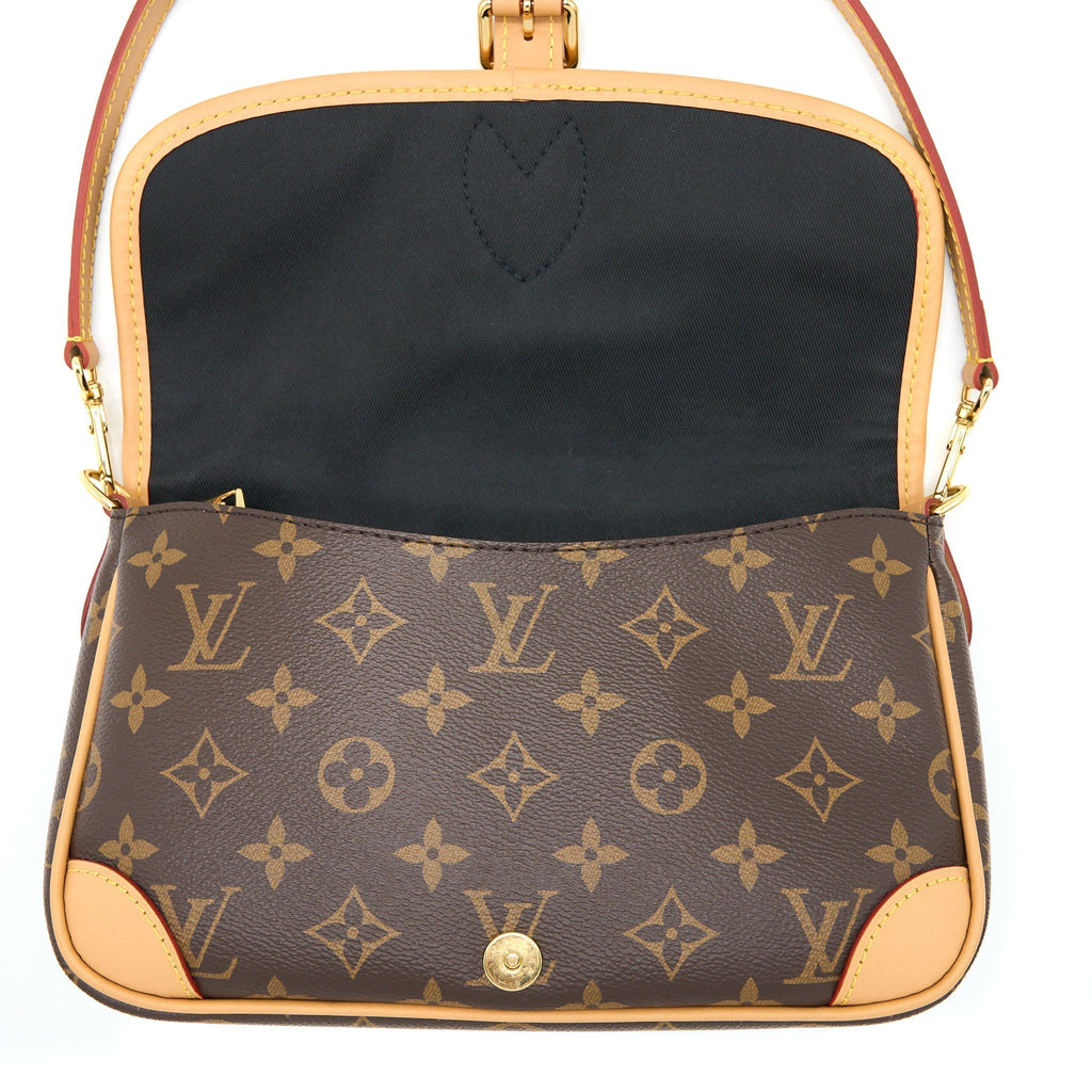 louis-vuitton-diane-bag-monogram-canvas-ghw