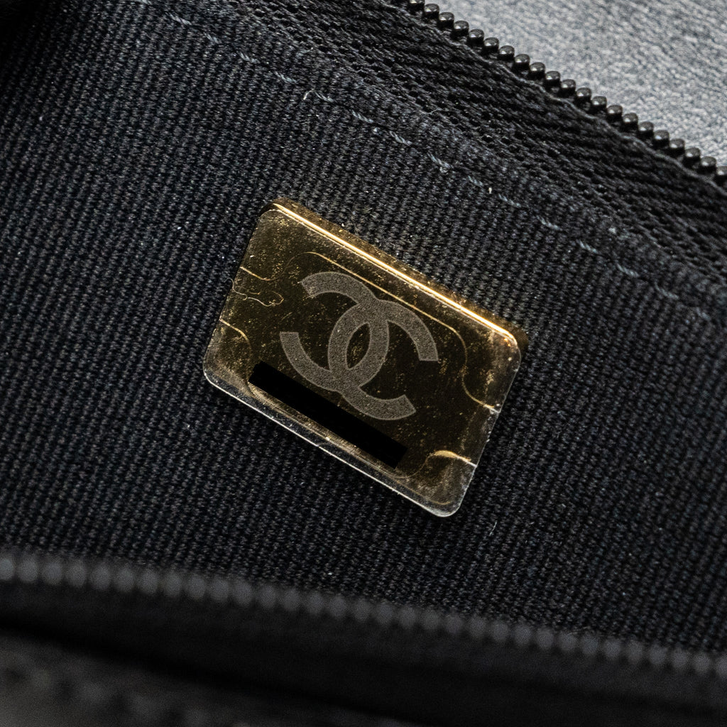 chanel-letter-logo-top-handle-flap-wallet-with-chain-shiny-calfskin-black-ghw-microchip
