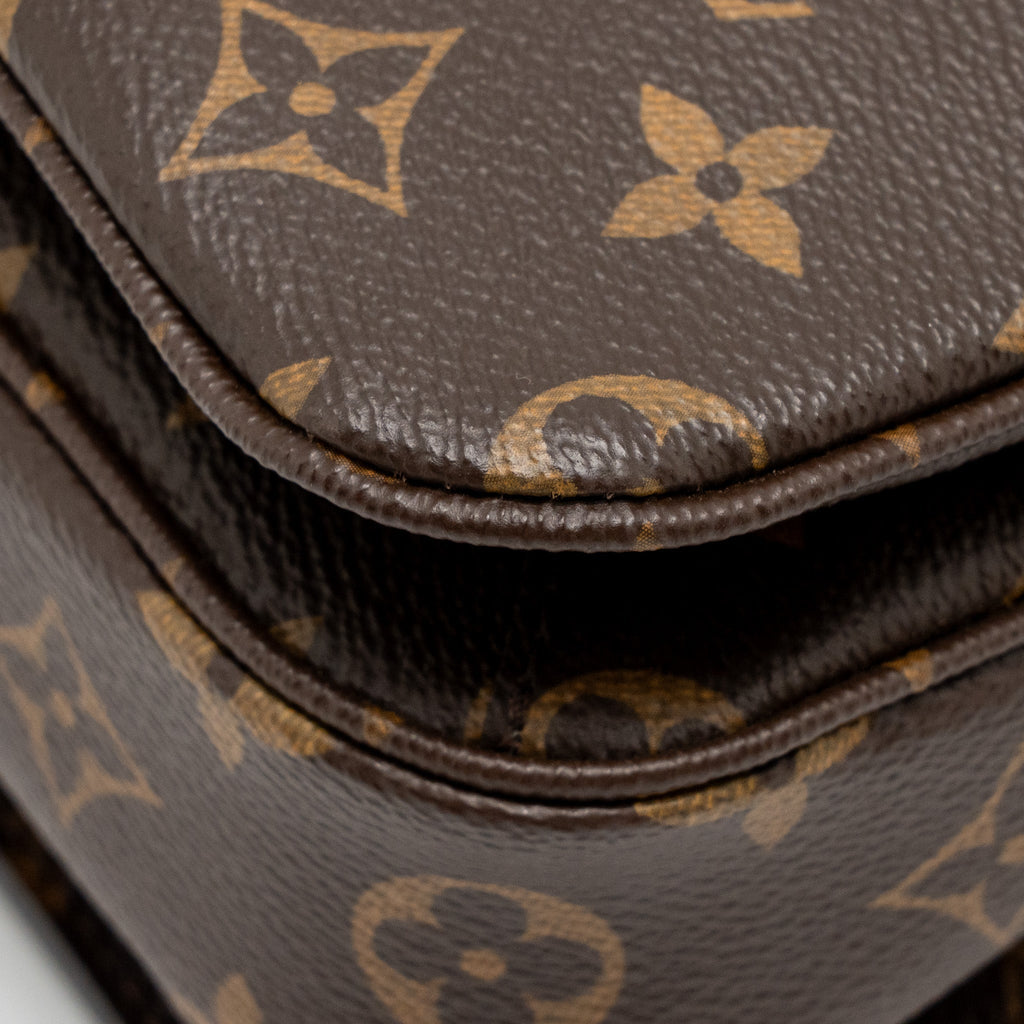 louis-vuitton-pochette-metis-monogram-canvas-ghw-33