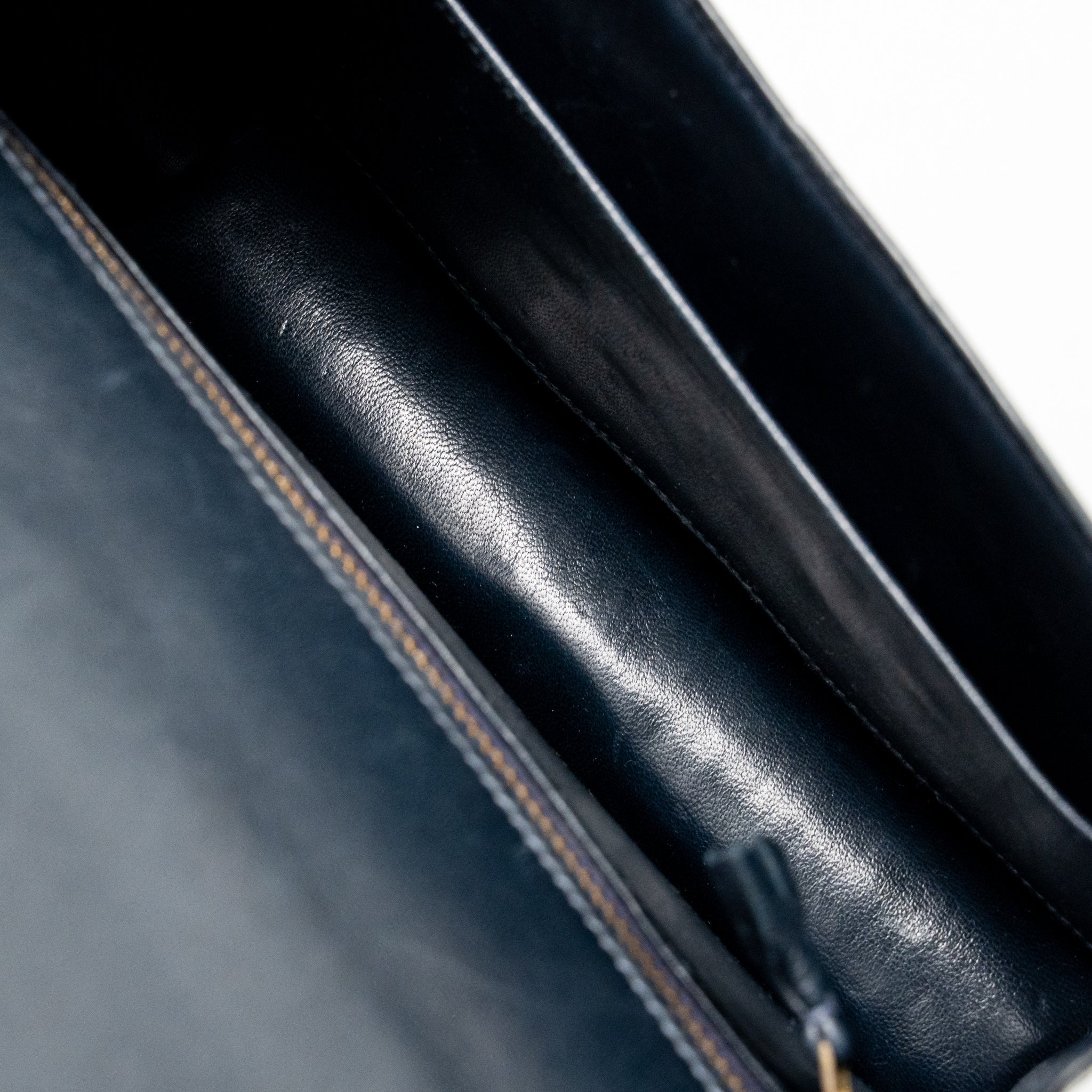 hermes-vintage-constance-24-shiny-alligator-dark-blue-ghw-stamp-circle-y