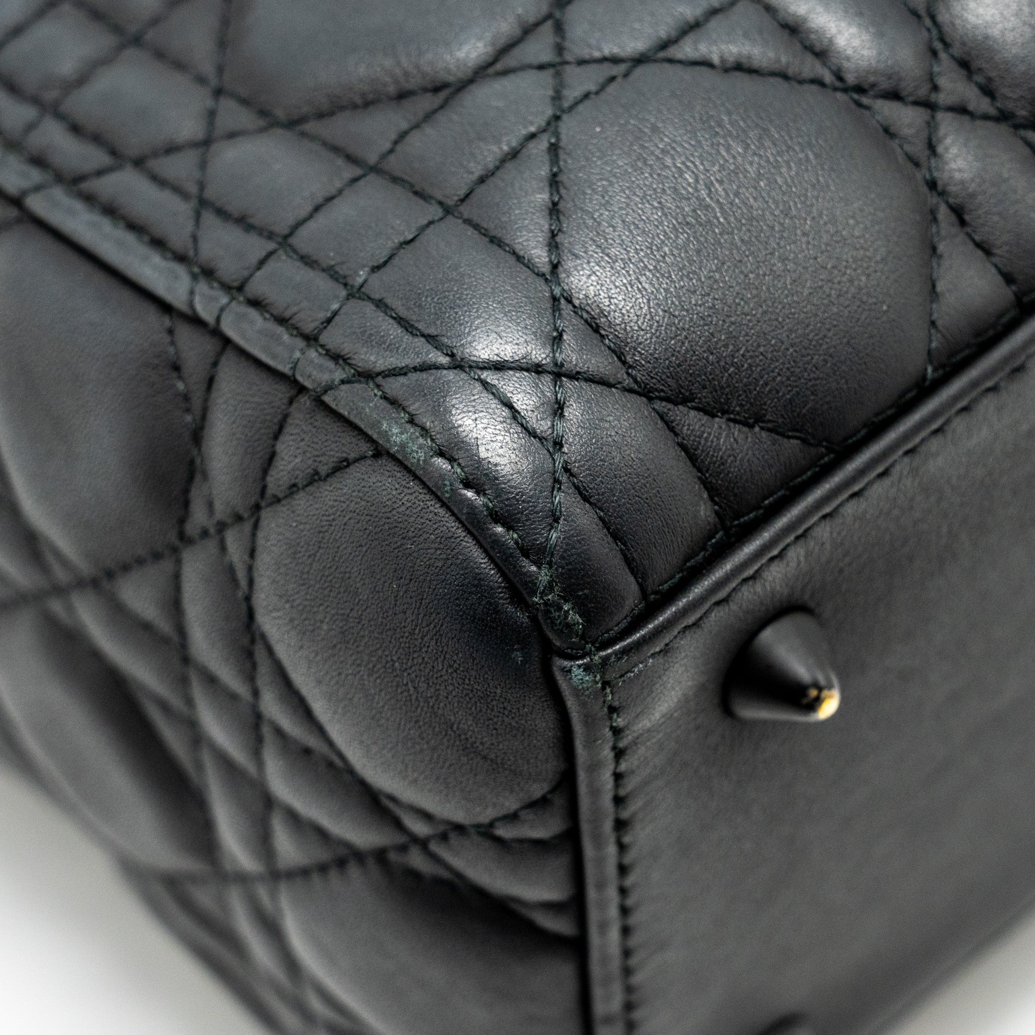 dior-medium-lady-dior-ultramatte-cannage-calfskin-so-black