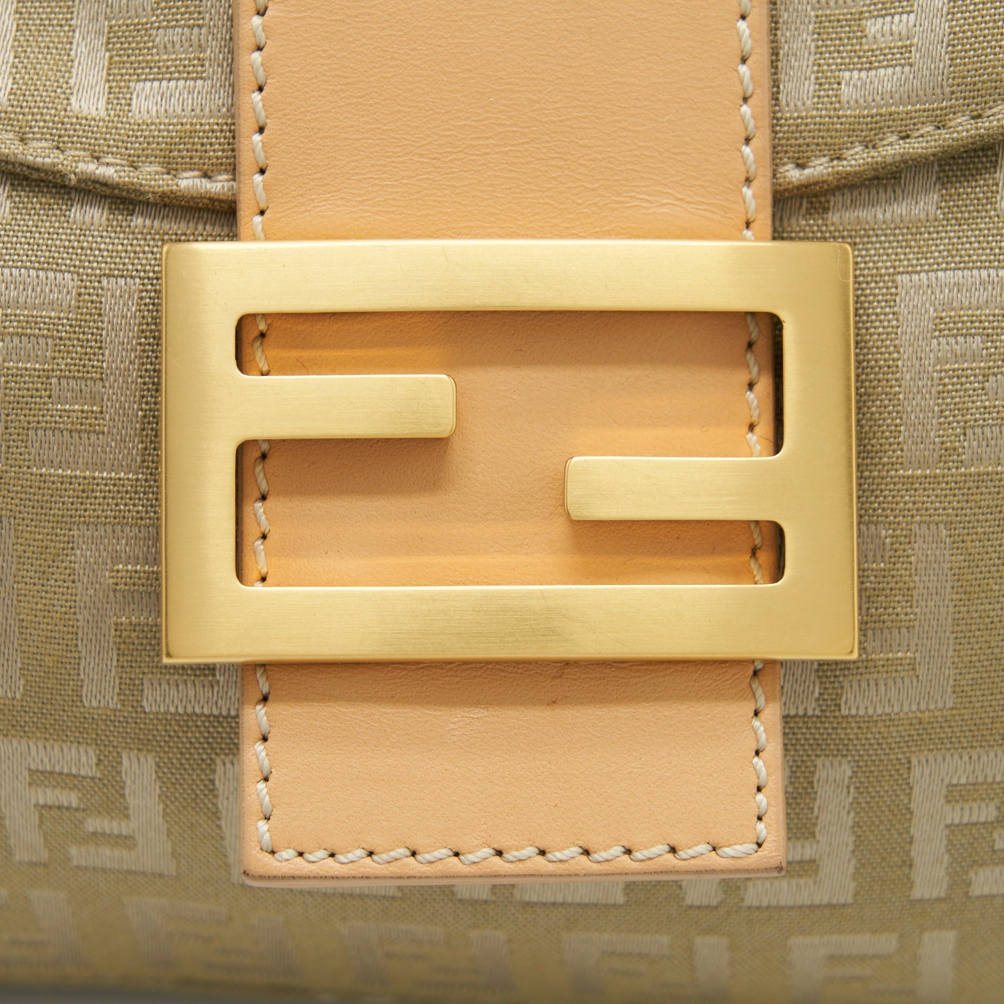 fendi-vintage-baguette-fabric-beige-ghw