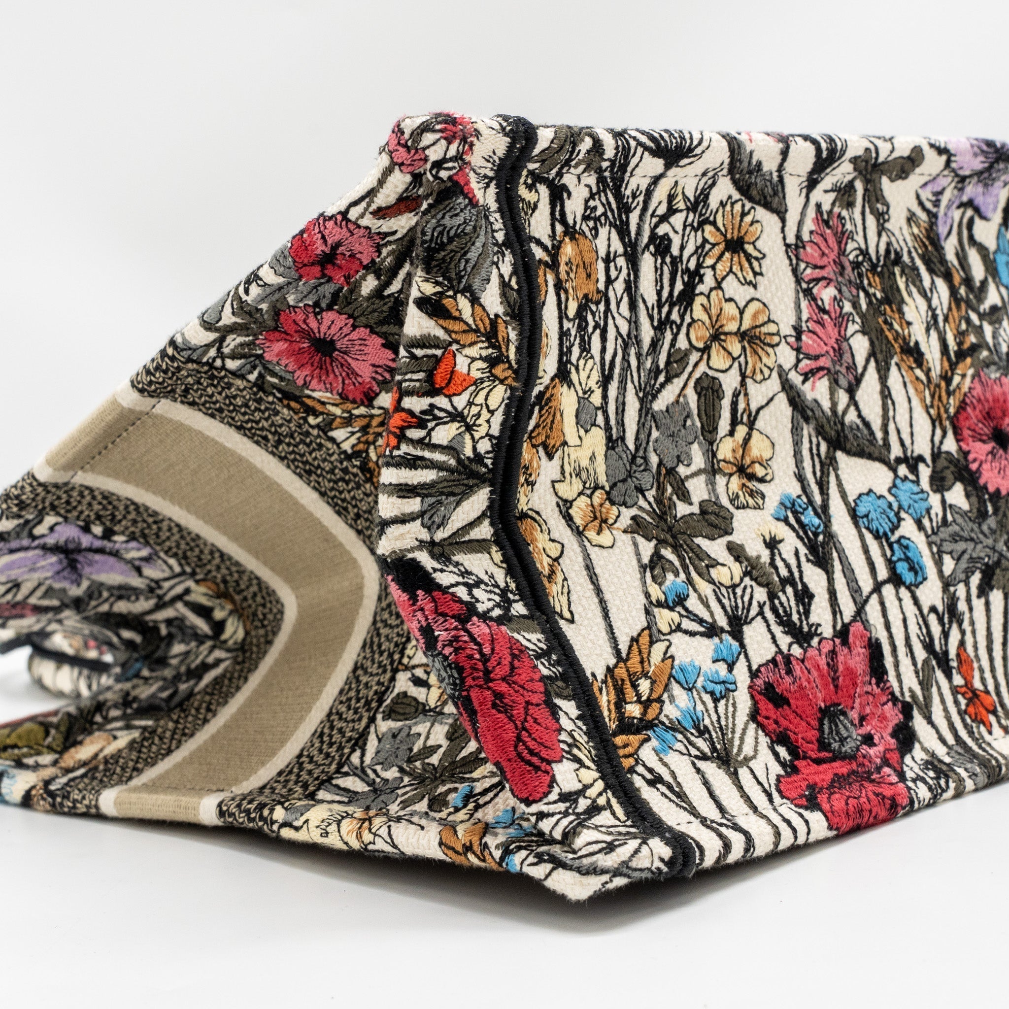 dior-medium-dior-book-tote-mille-fleurs-embroidery-multicolour