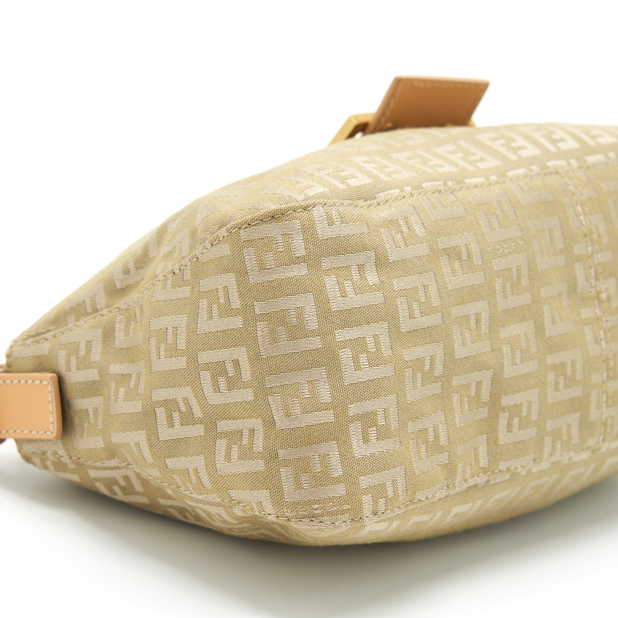 fendi-vintage-baguette-fabric-beige-ghw