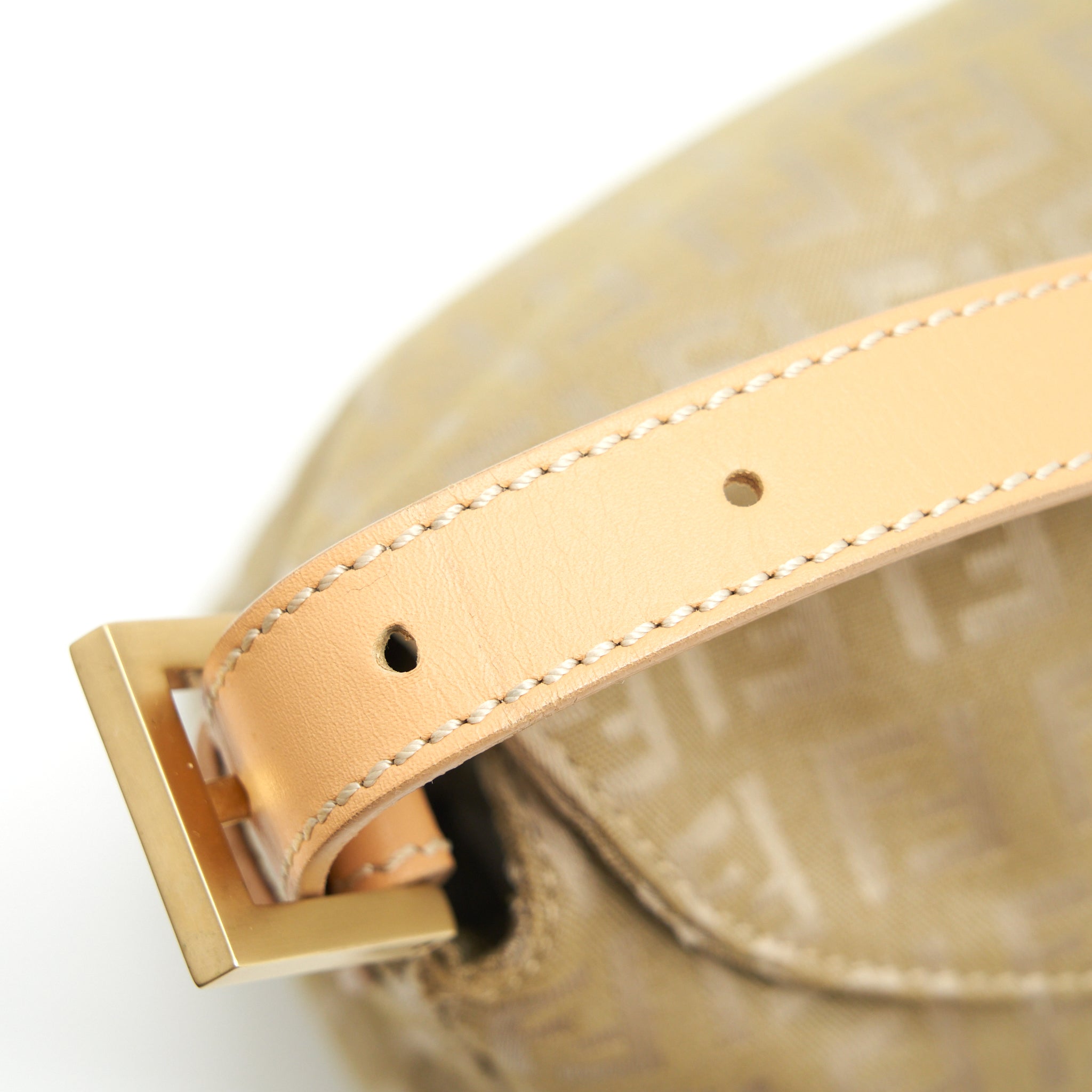 fendi-vintage-baguette-fabric-beige-ghw