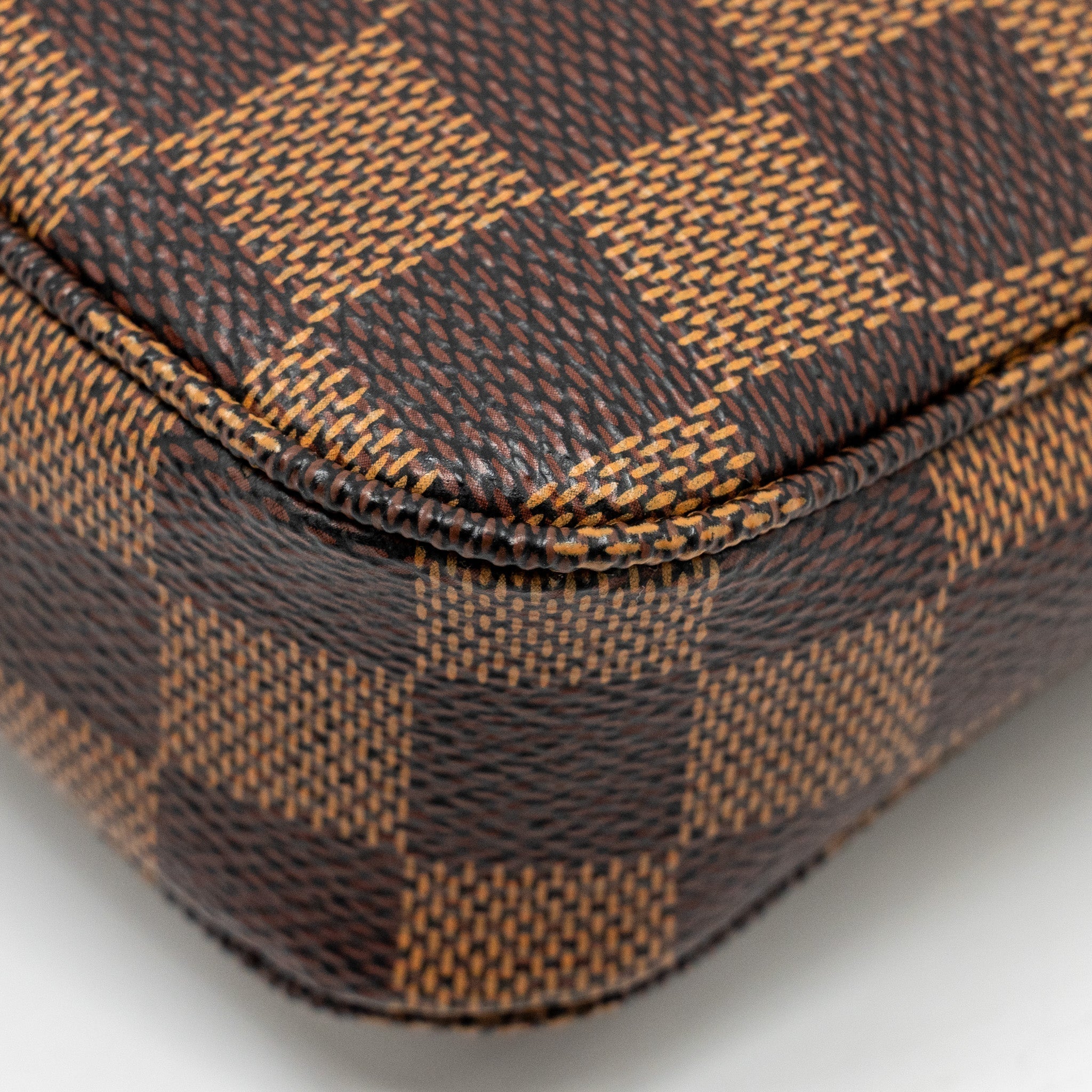 louis-vuitton-pochette-accessoires-damier-ebene-canvas-ghw