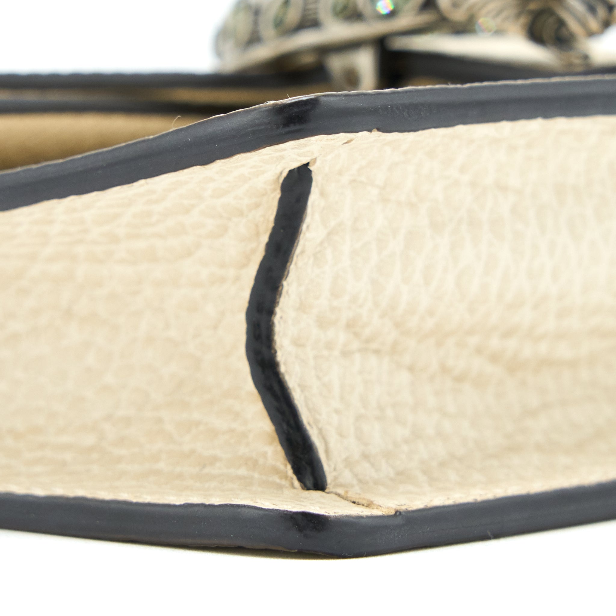gucci-super-mini-dionysus-calfskin-white-ruthenium-hardware