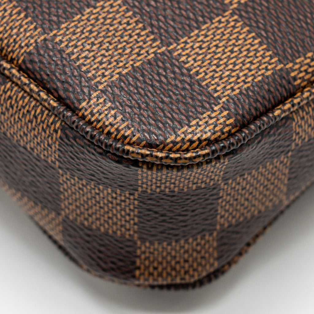 louis-vuitton-pochette-accessoires-damier-ebene-canvas-ghw