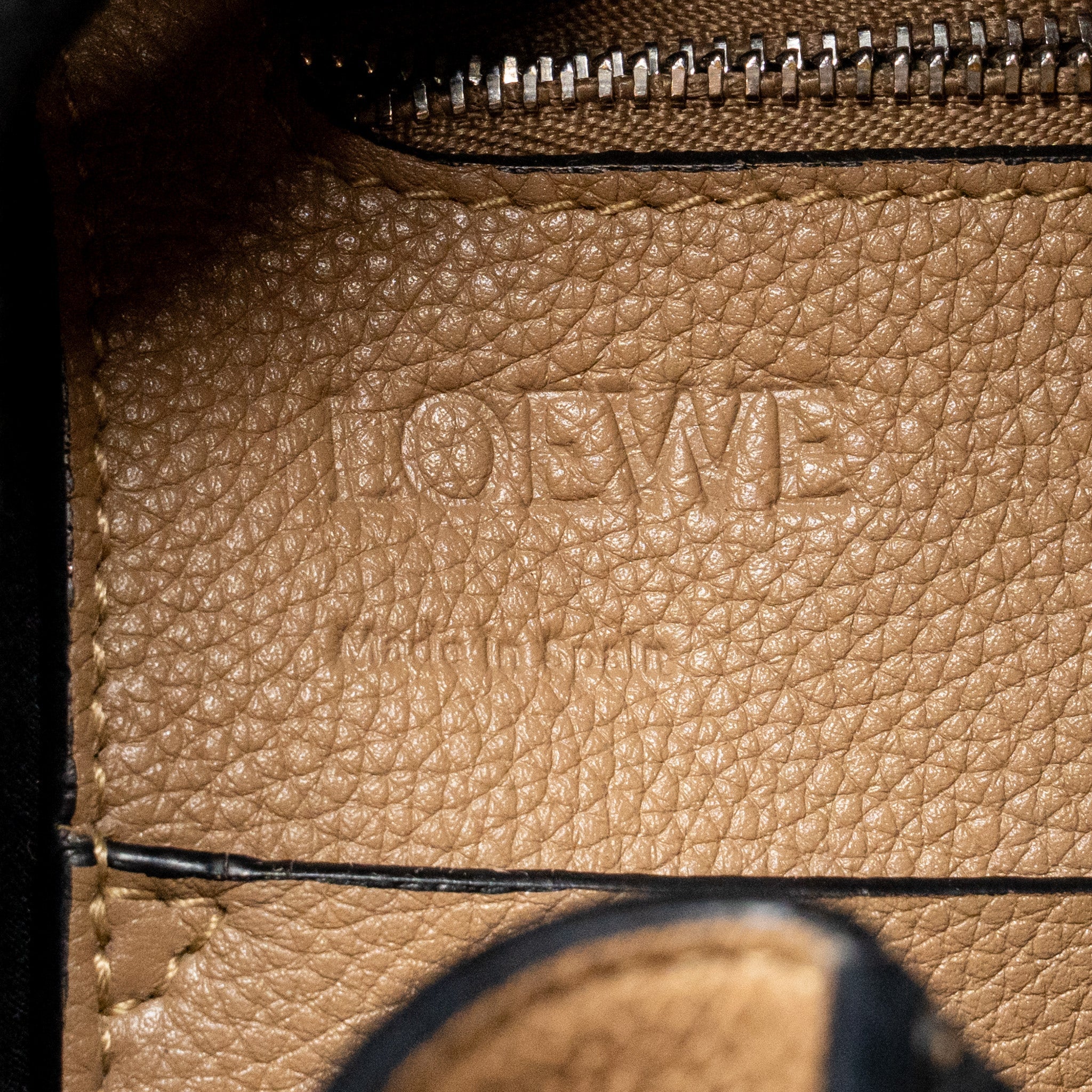 loewe-bag-beige