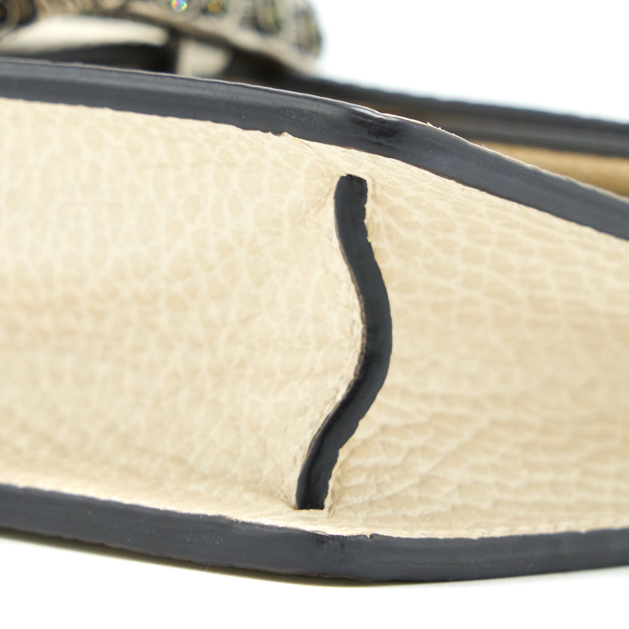 gucci-super-mini-dionysus-calfskin-white-ruthenium-hardware