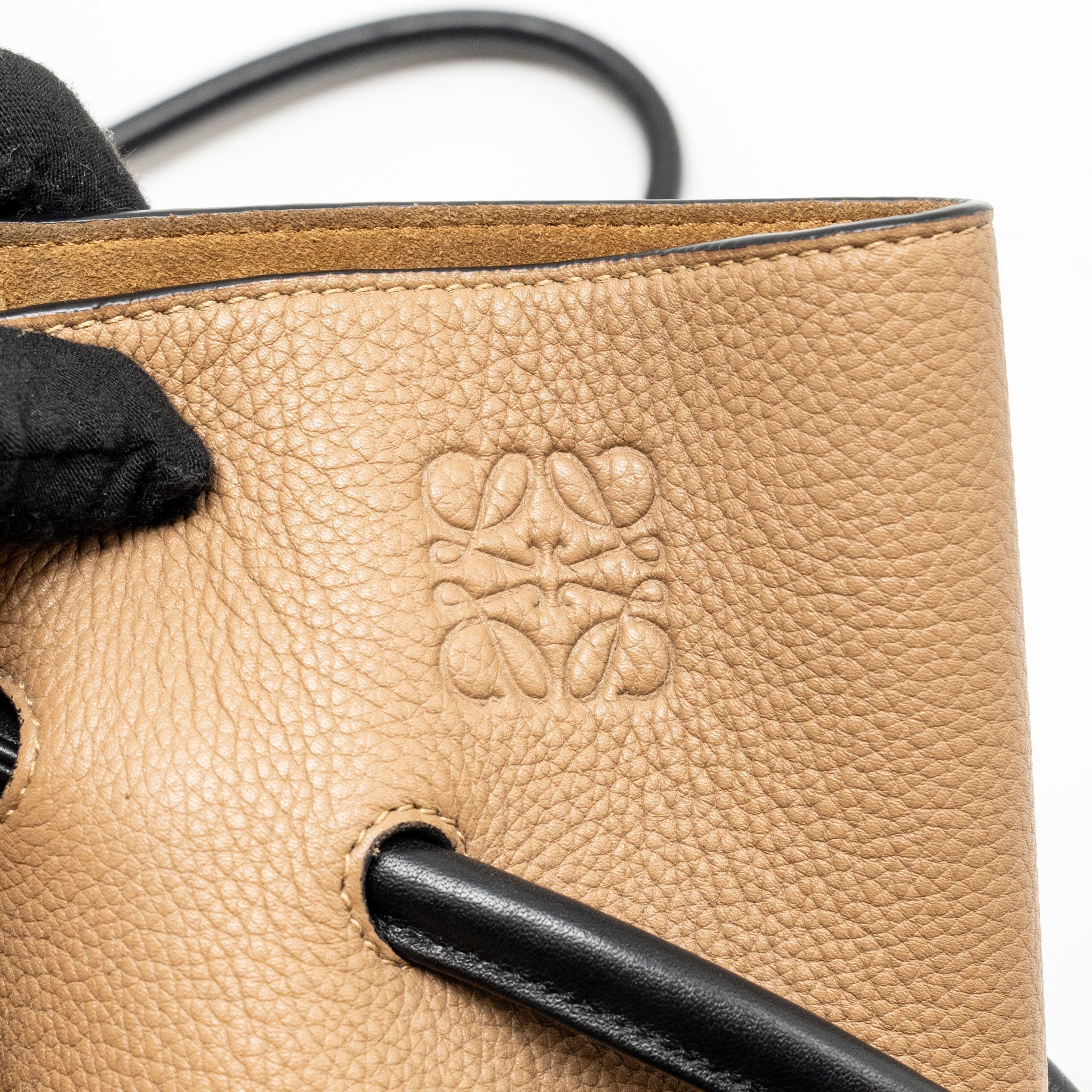 loewe-bag-beige