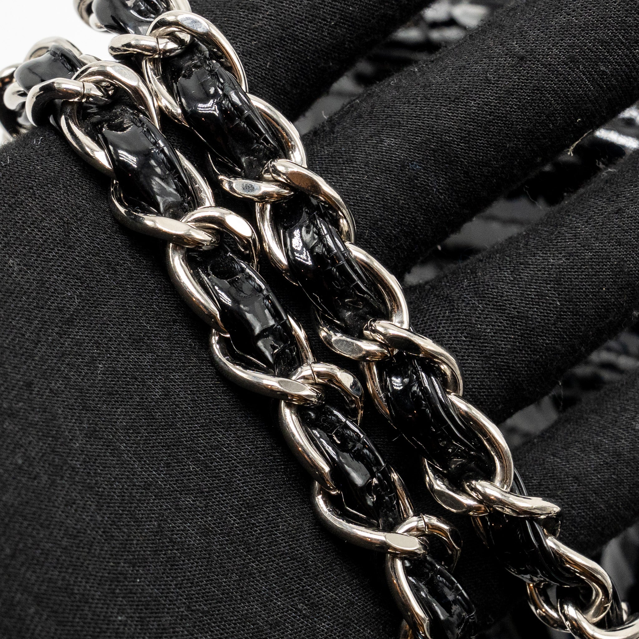 chanel-chevron-jumbo-single-flap-bag-patent-black-shw