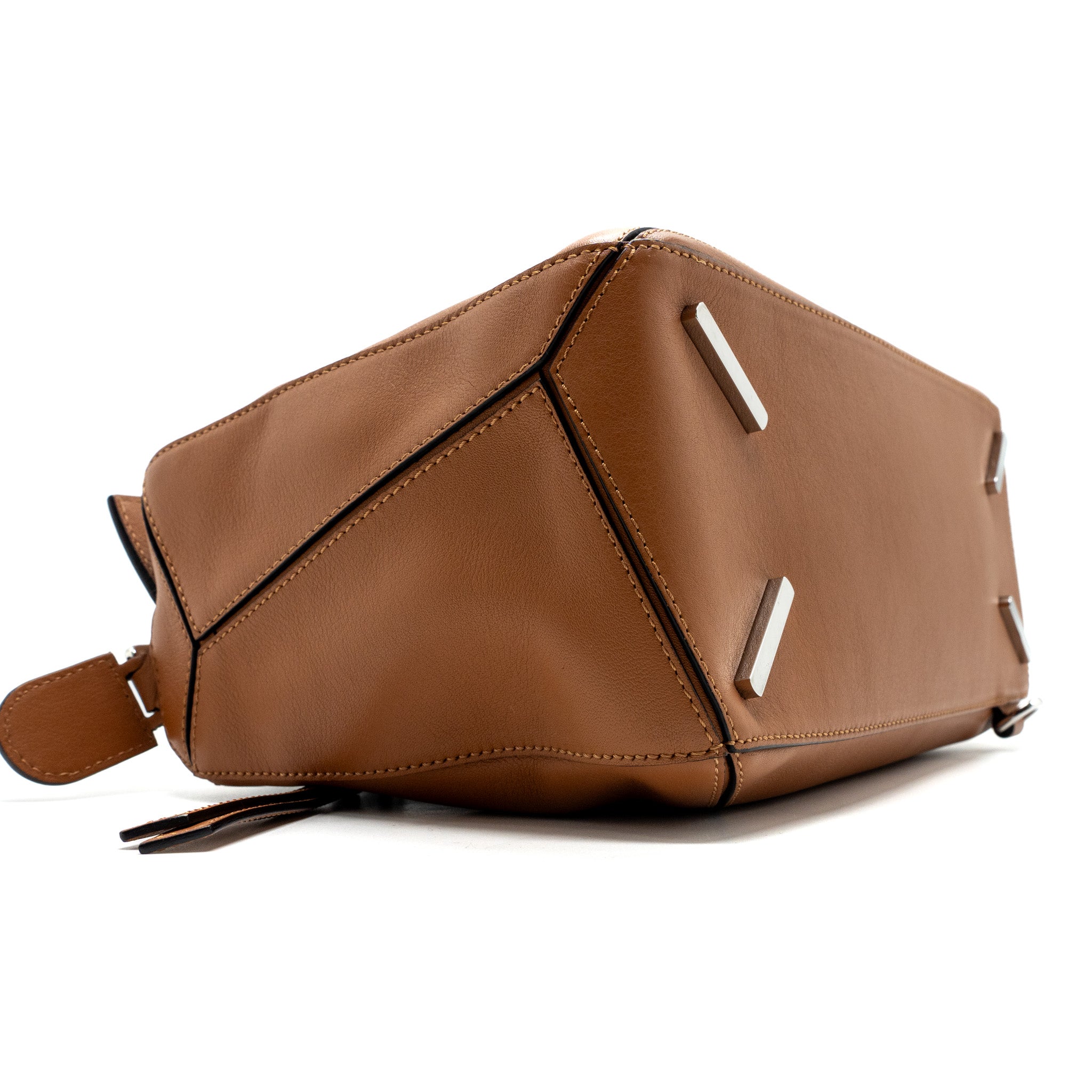 loewe-puzzle-bag-in-classic-calfskin-tan-shw